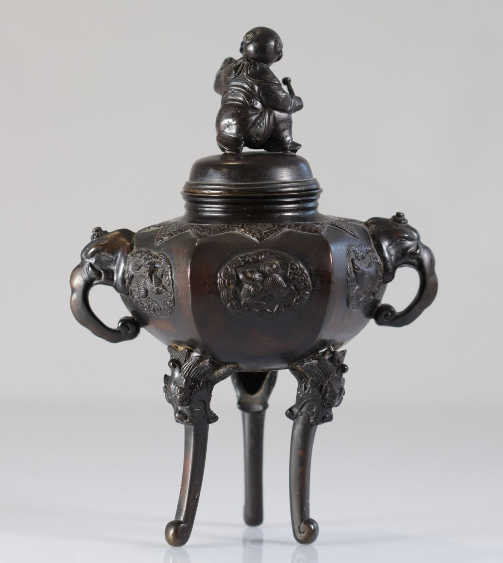China bronze perfume burner surmounted by a character - Bild 3 aus 5