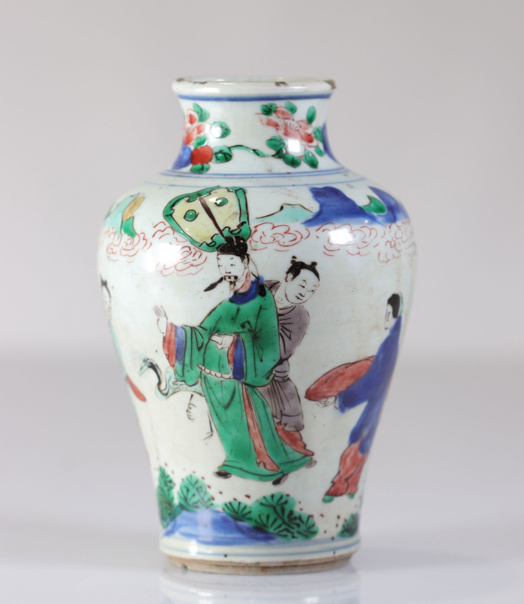 Transition period vase decorated with characters