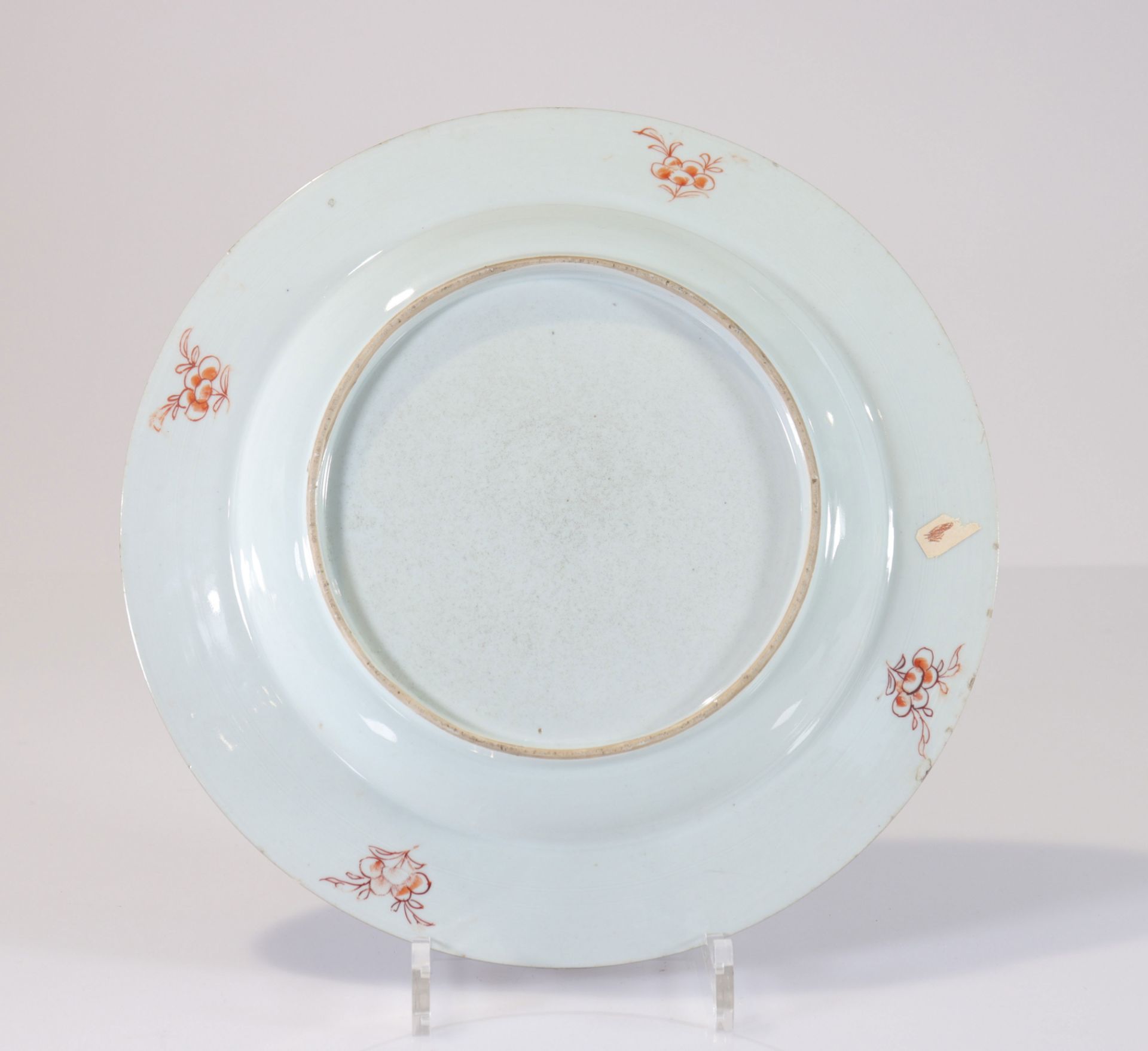 China large plate 18th decorated with flowers and furniture - Bild 2 aus 2