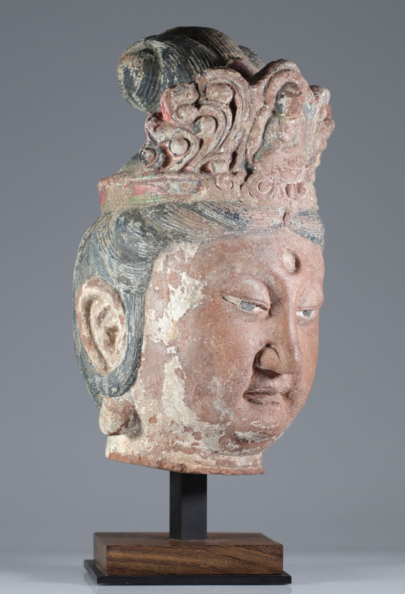 China imposing polychrome Guanyin head from the Song period - Bild 2 aus 5