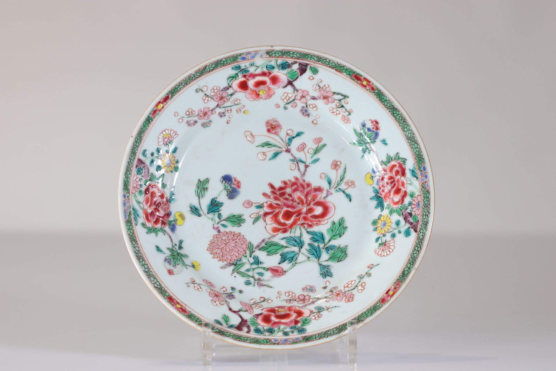 18th century famille rose plate decorated with flowers