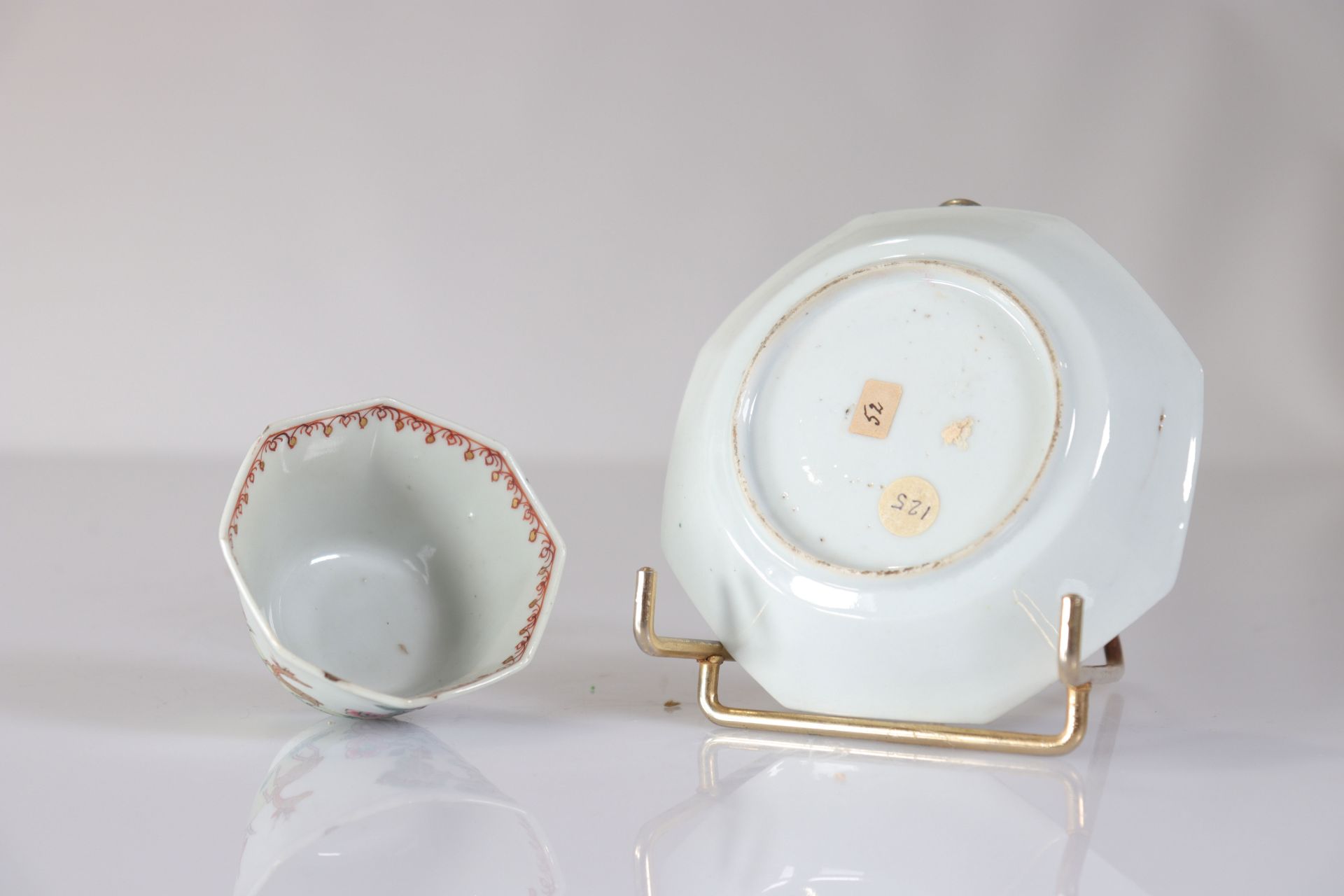 Bowl and saucer in 18th century Chinese porcelain decorated with deer - Bild 4 aus 4