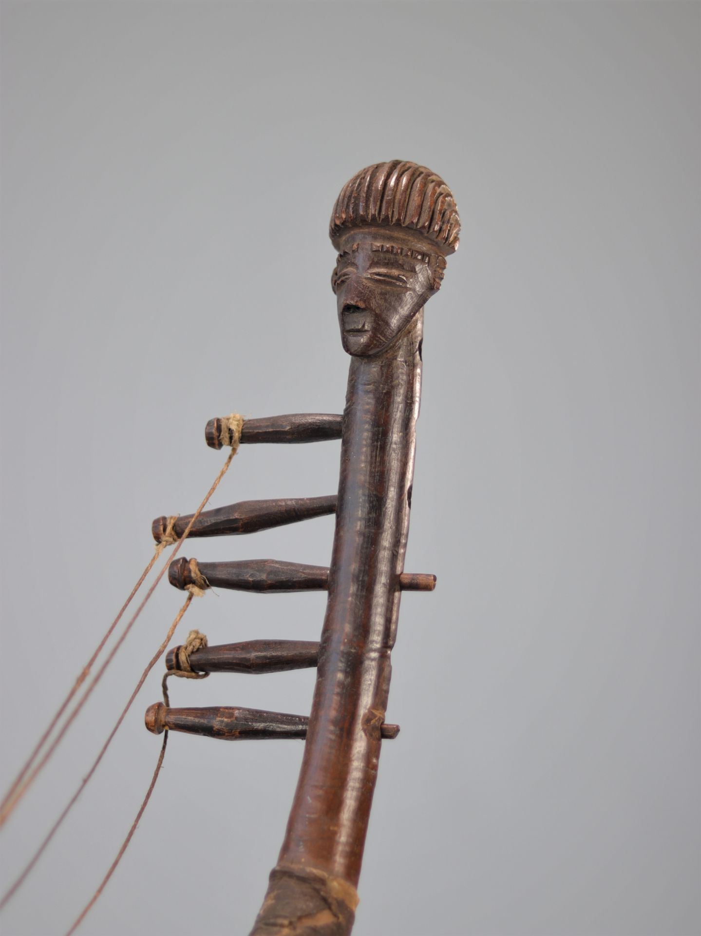 Zande harp surmounted by an ex-collar head: Laeremans Brussels - Image 5 of 5