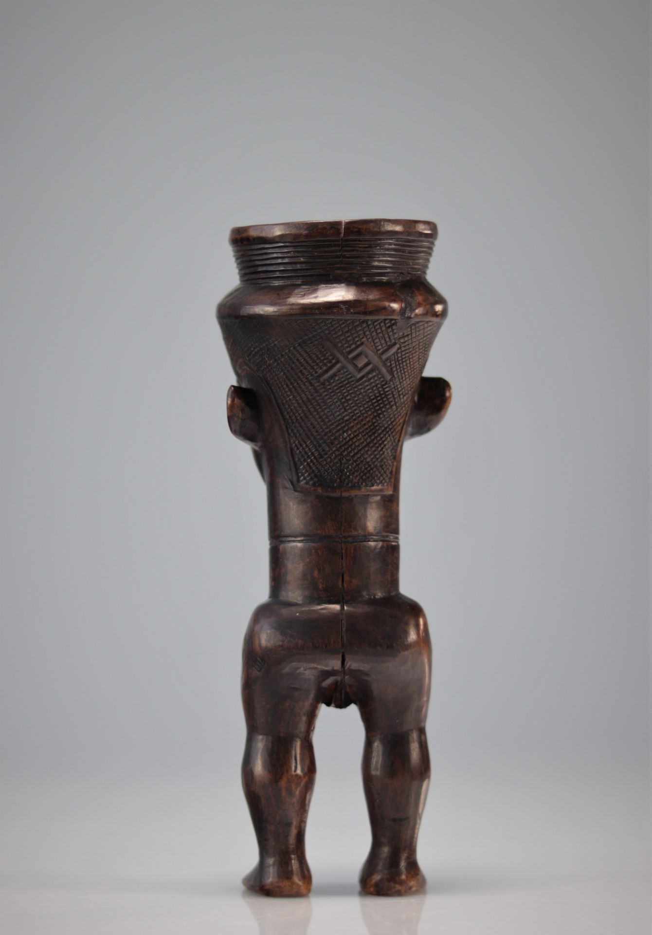 Anthropomorphic carved Kuba palm wine cup with beautiful patina of use - Bild 6 aus 6