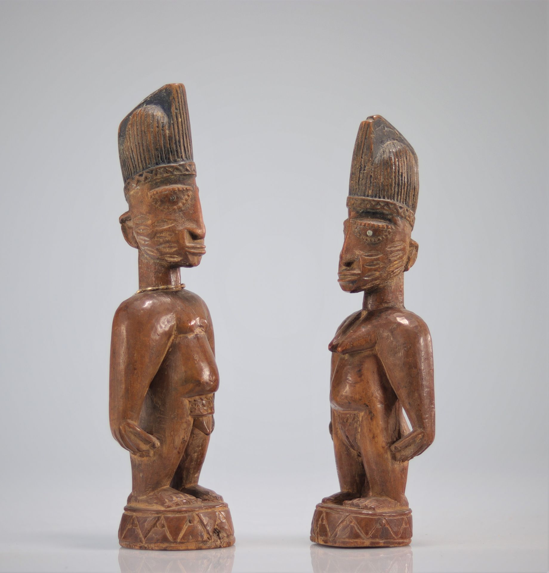 YOROUBA Couple of statuettes representing â€œIbedjiâ€ twins. - Bild 2 aus 4