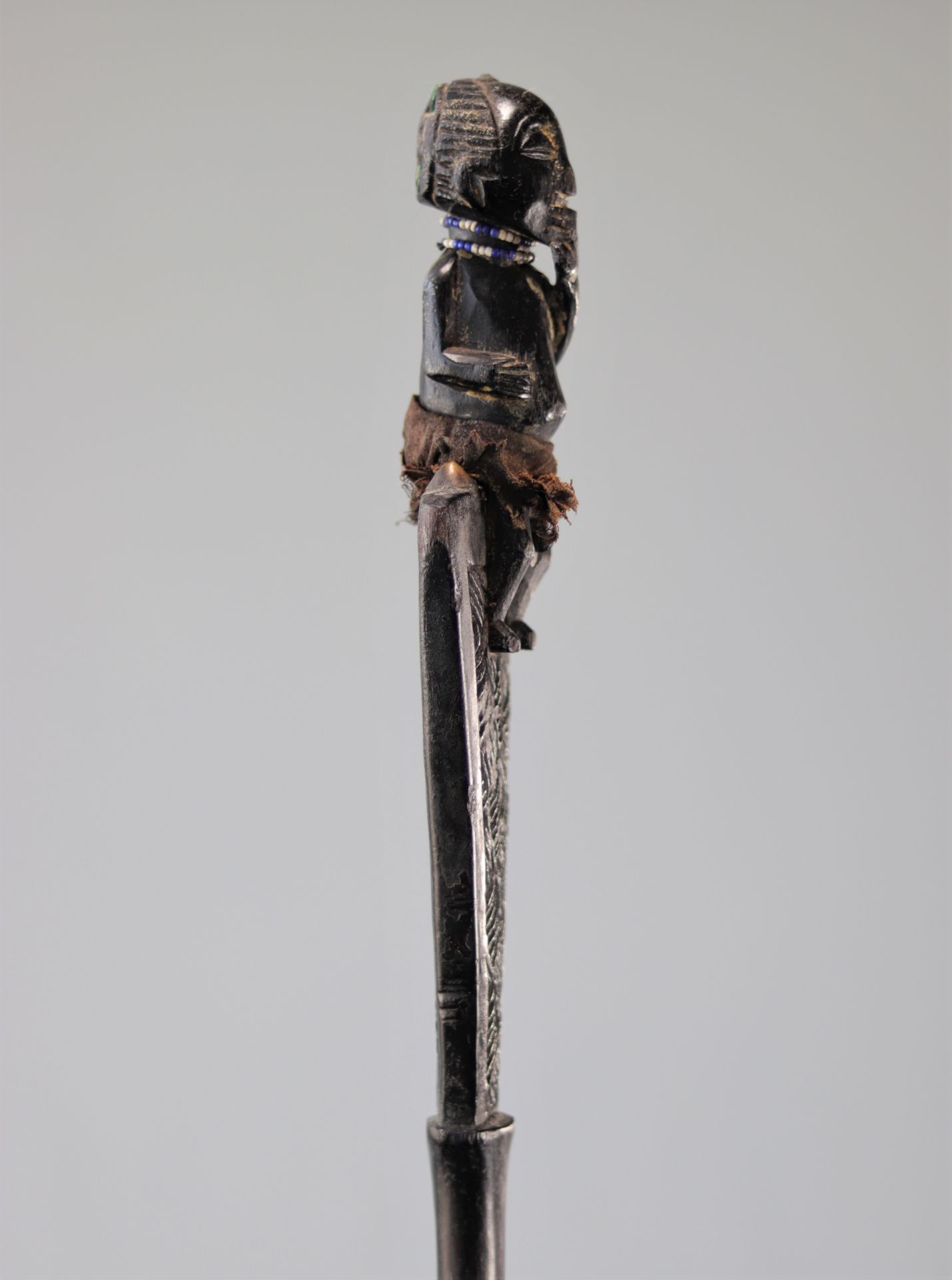 Luba scepter surmounted by a figure - Bild 2 aus 6
