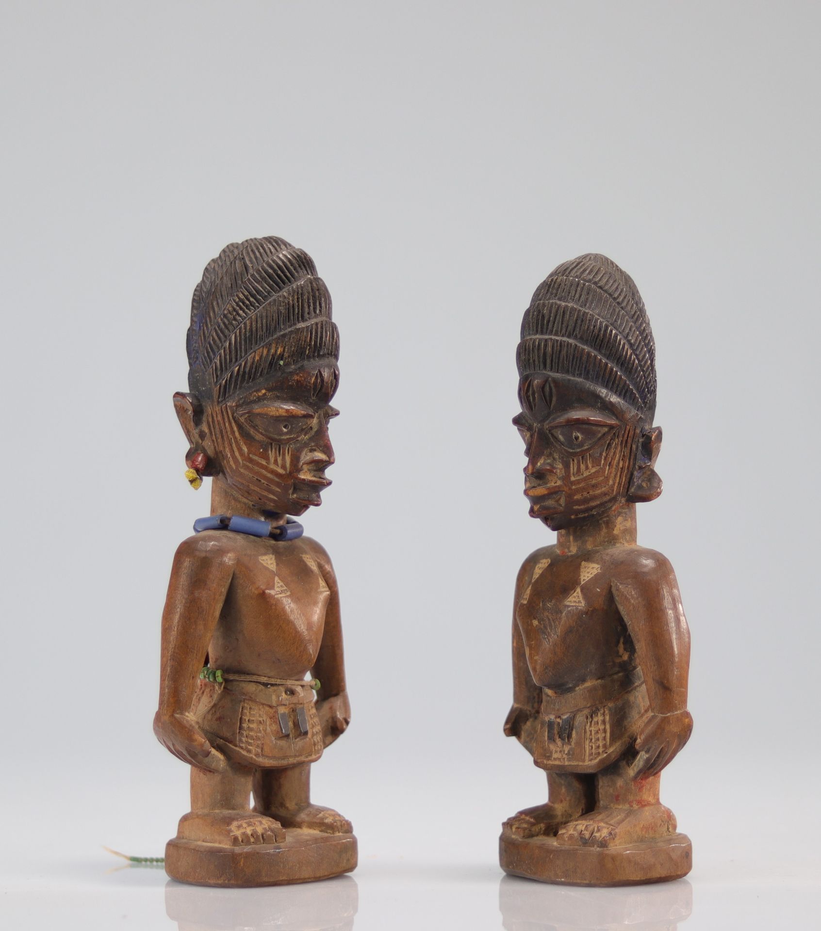 YOROUBA Couple of statuettes representing â€œIbedjiâ€ twins. - Image 3 of 4