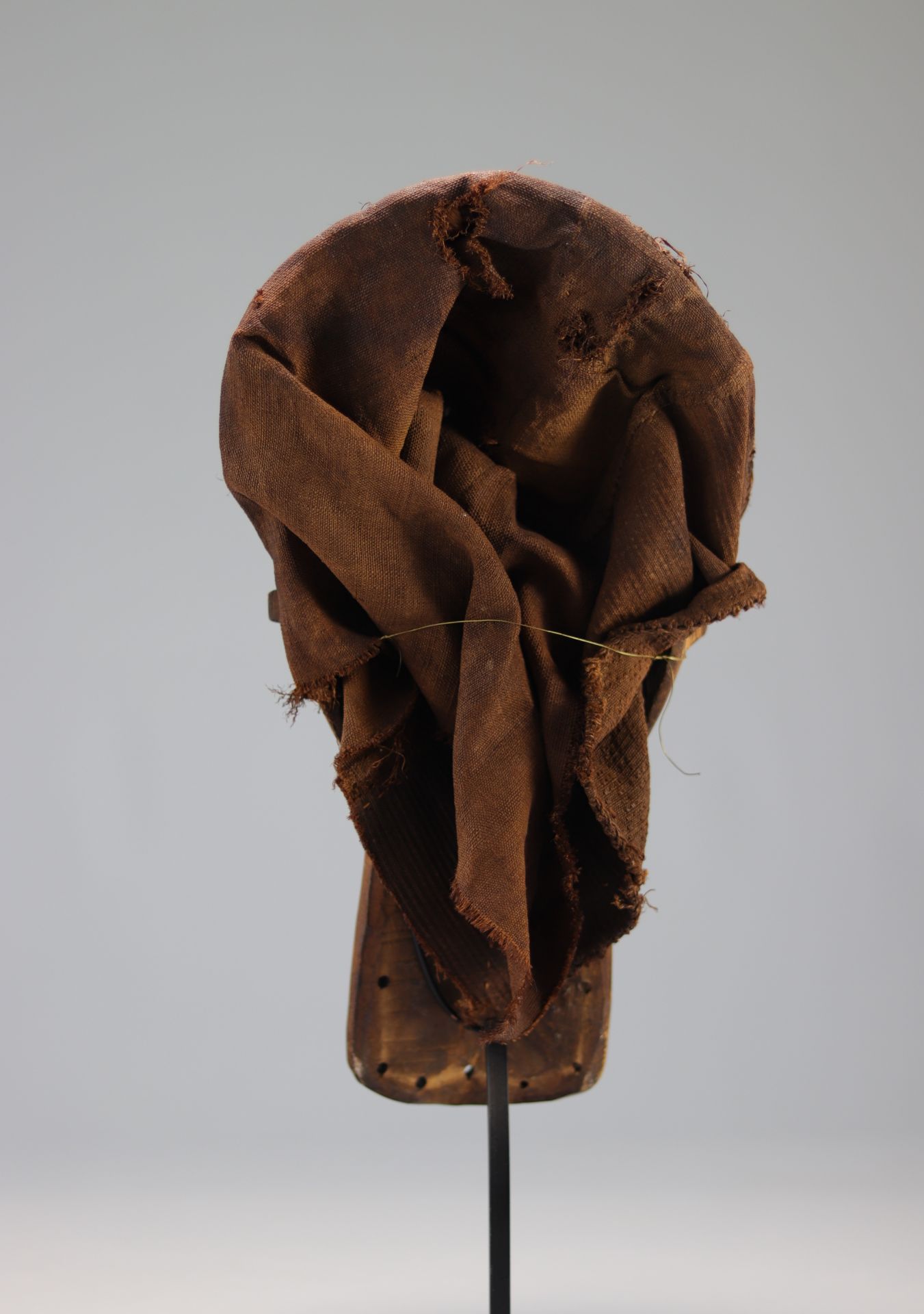Carved wooden Pende mask - Image 5 of 5