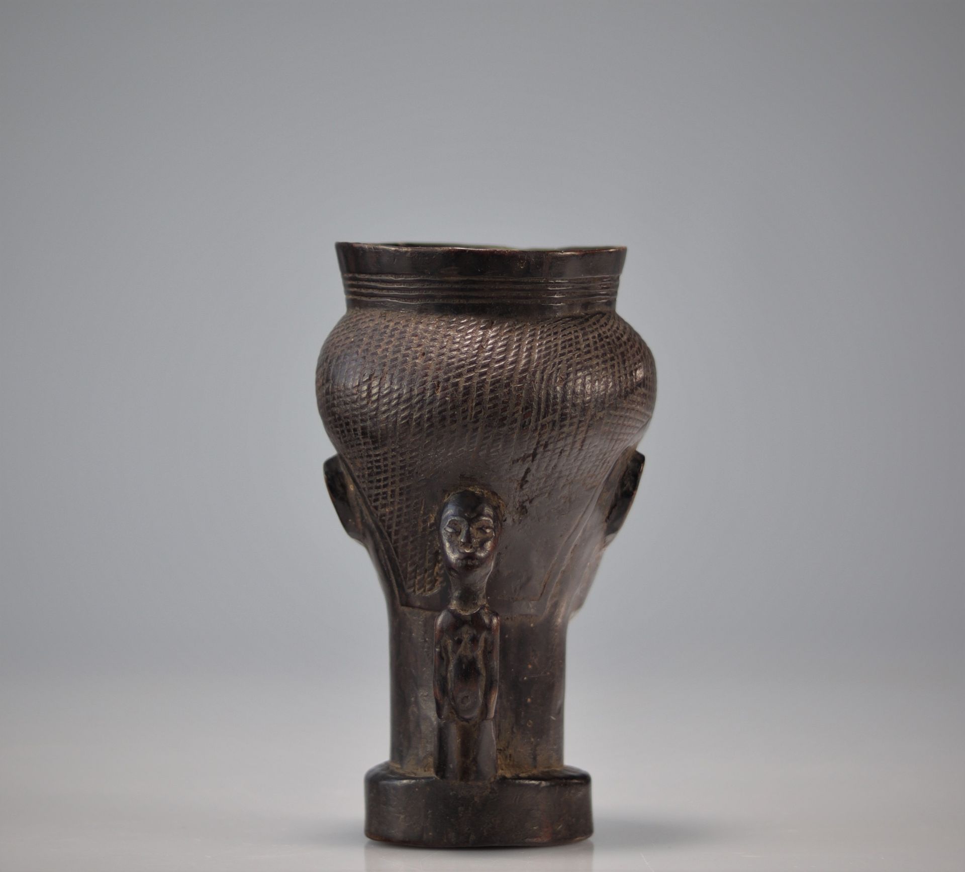 Kuba cup carved with a head - Image 5 of 5