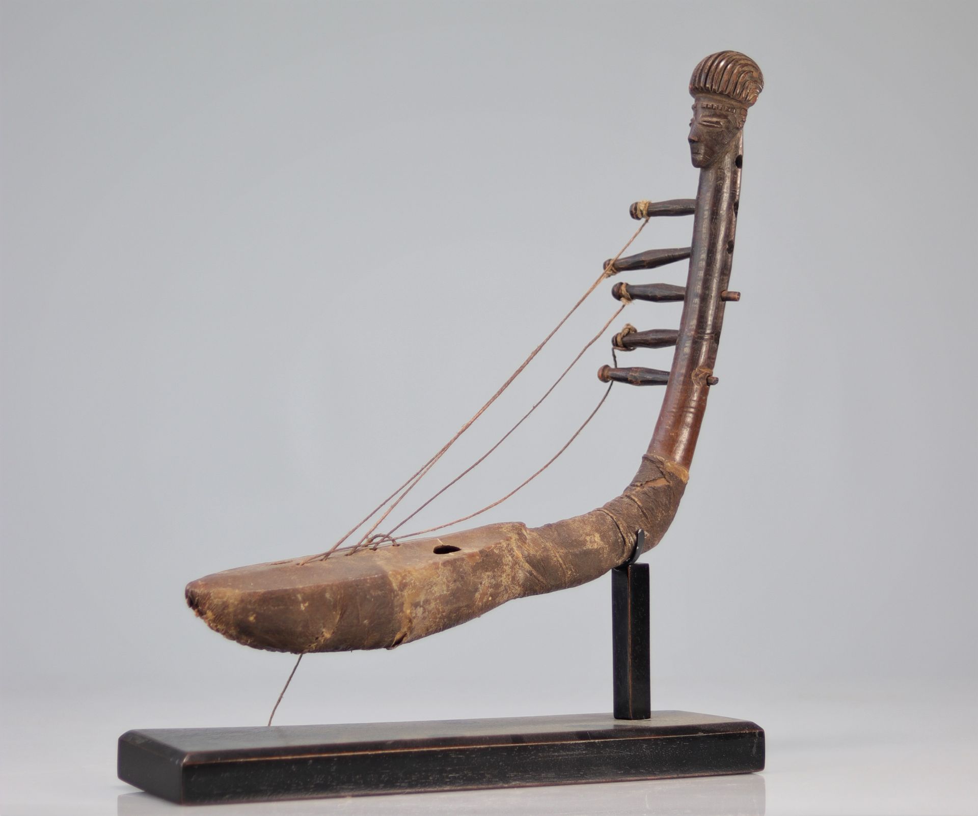 Zande harp surmounted by an ex-collar head: Laeremans Brussels - Image 4 of 5