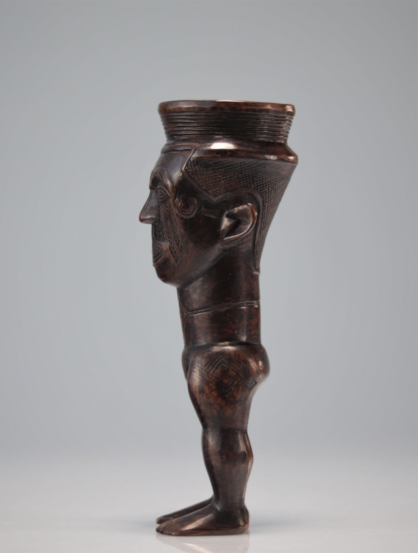 Anthropomorphic carved Kuba palm wine cup with beautiful patina of use - Image 2 of 6