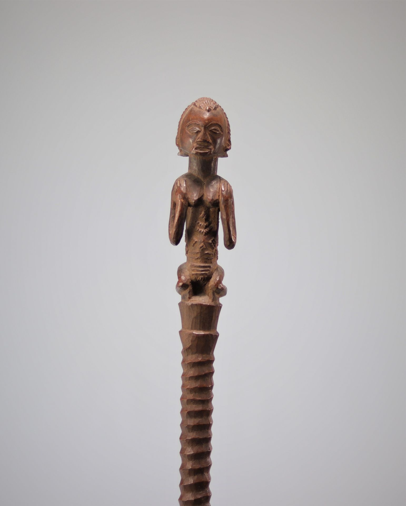 Luba Shankadi scepter surmounted by a figure - Image 3 of 6
