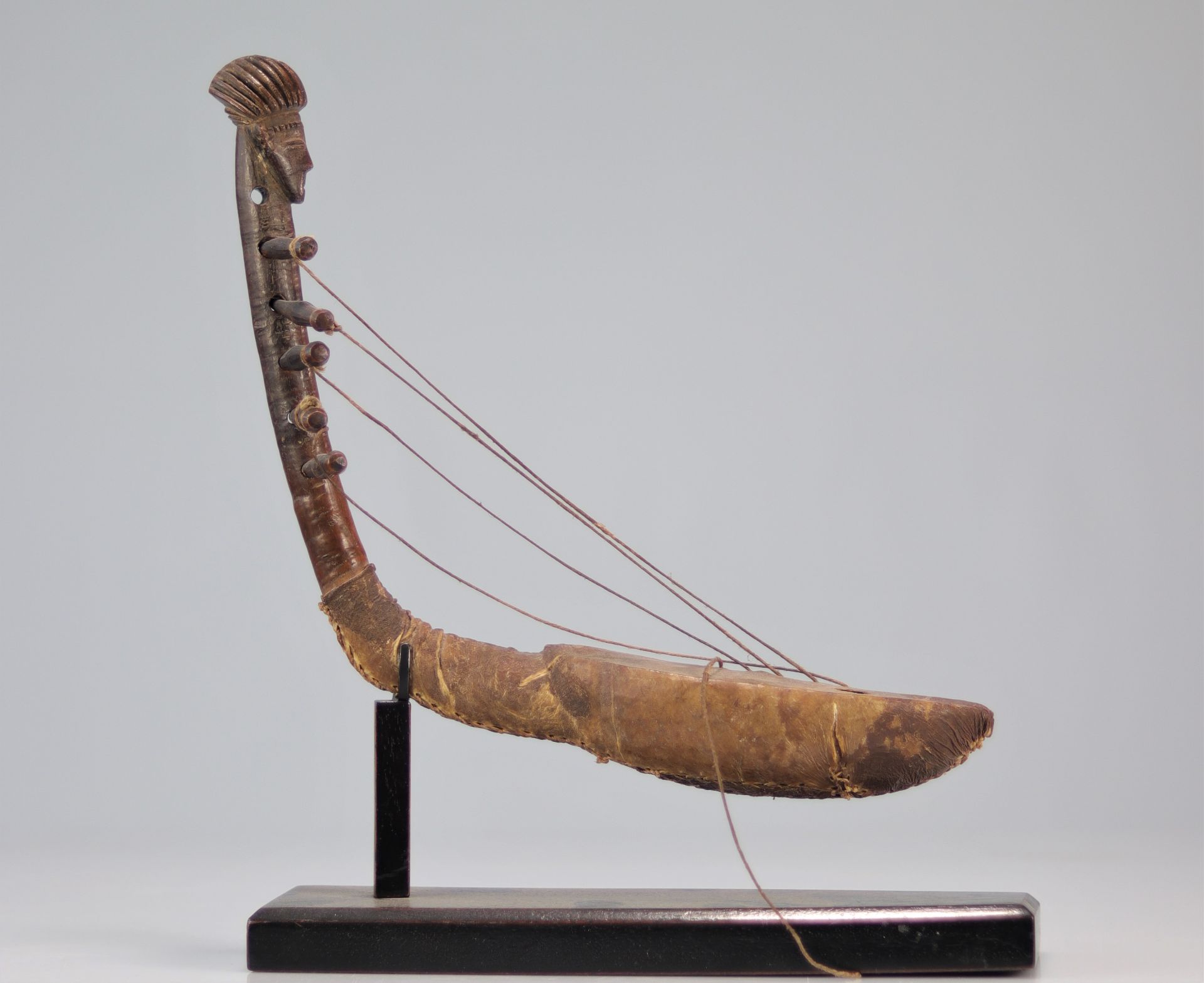 Zande harp surmounted by an ex-collar head: Laeremans Brussels - Image 3 of 5