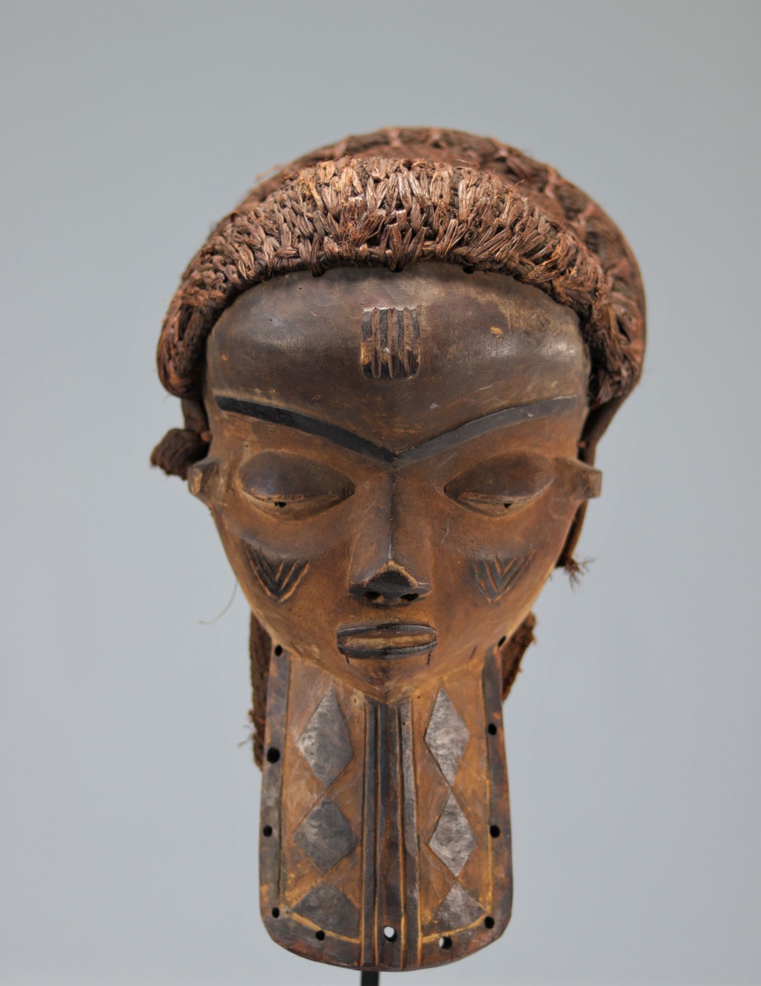 Carved wooden Pende mask - Image 3 of 5