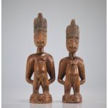 YOROUBA Couple of statuettes representing â€œIbedjiâ€ twins.