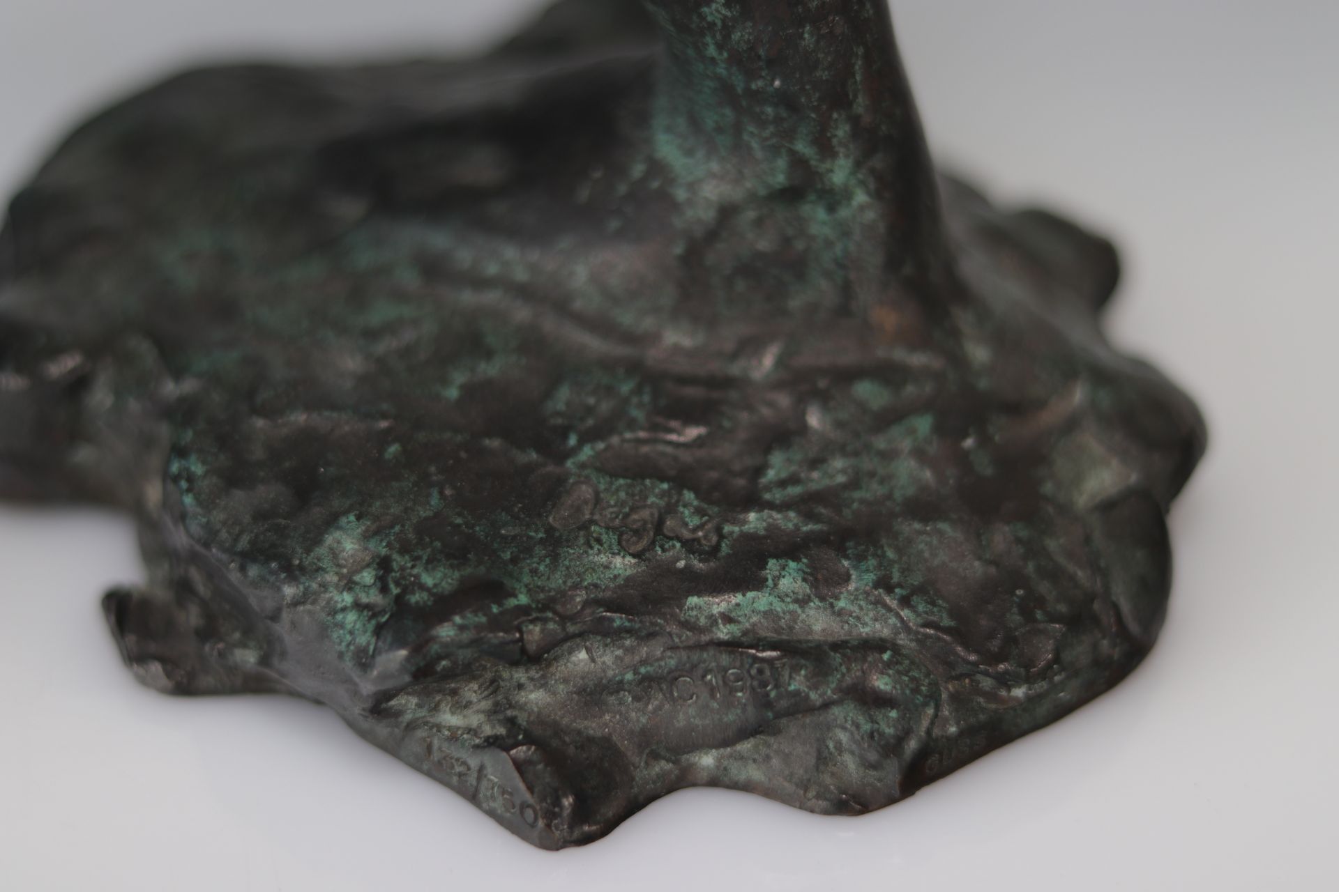 Edgar Degas. â€œDancer looking at the sole of her right footâ€. Bronze with nuanced green patina. S - Bild 6 aus 6