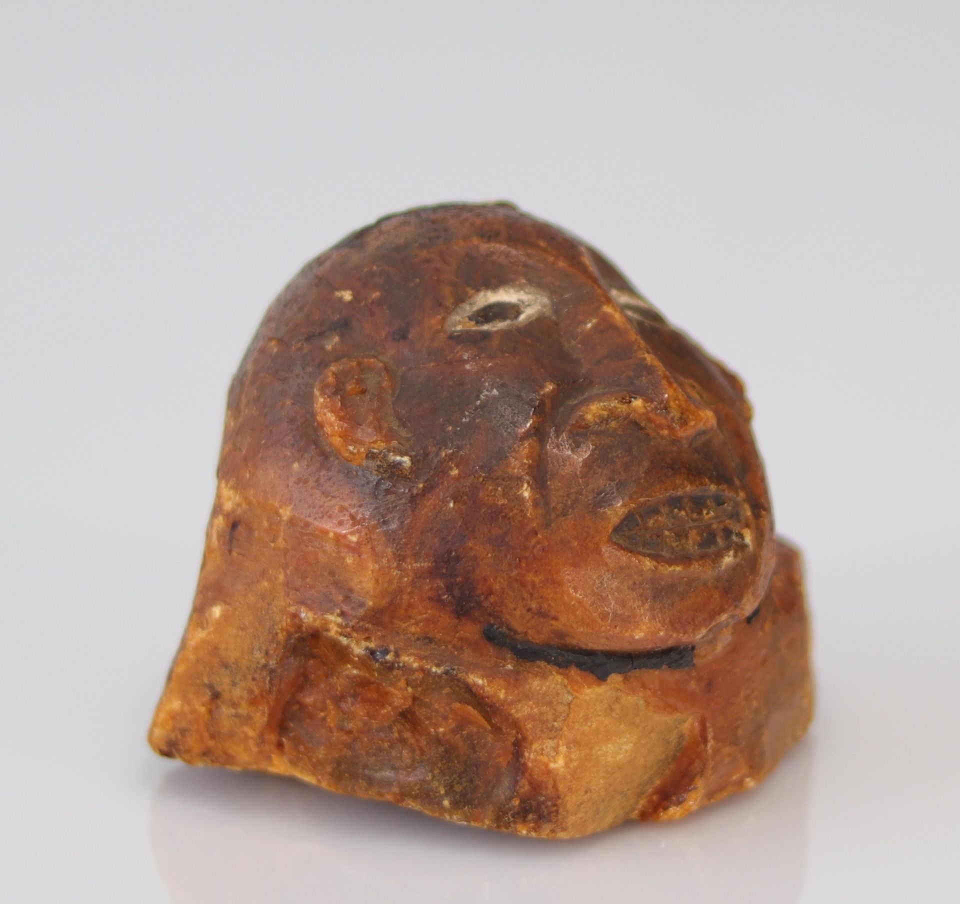 Amber sculpture probably Maori 19th - Bild 2 aus 5