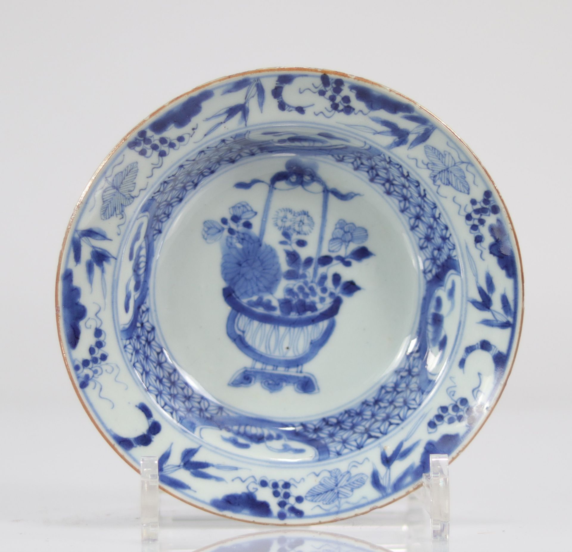 Chinese white blue porcelain dish 18th