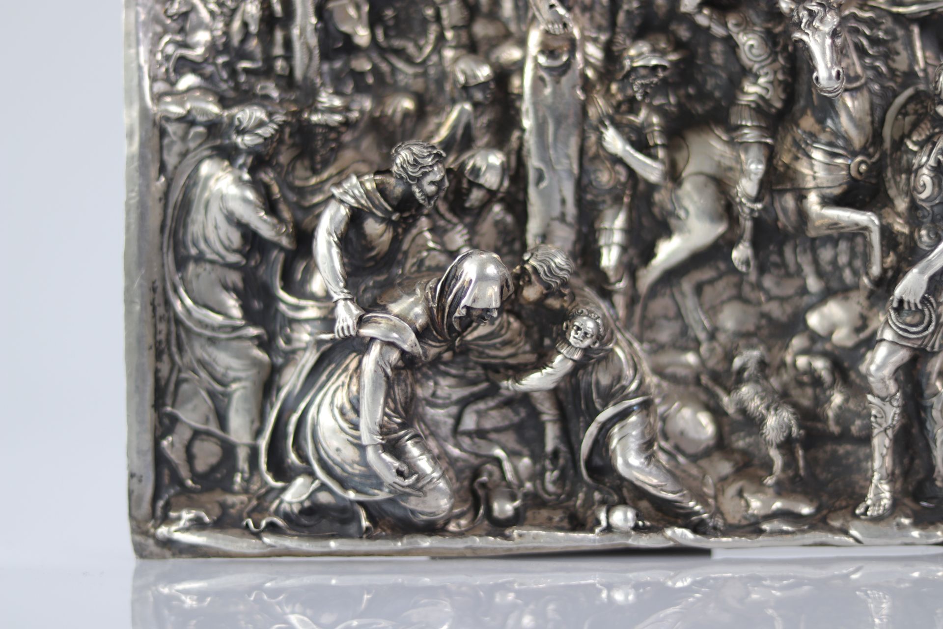 Exceptional 17th century silver crucifixion scene - Bild 6 aus 6