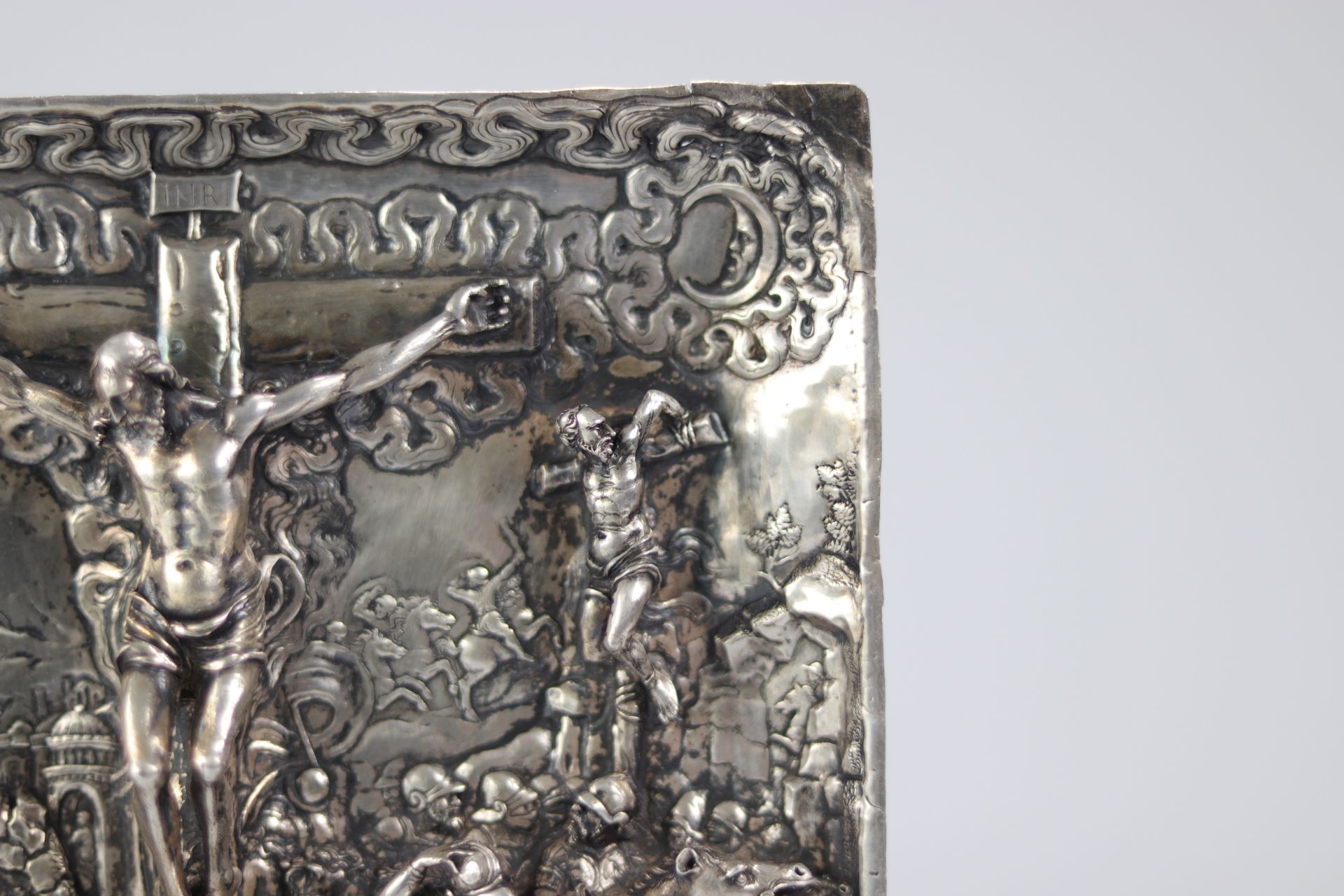 Exceptional 17th century silver crucifixion scene - Bild 5 aus 6