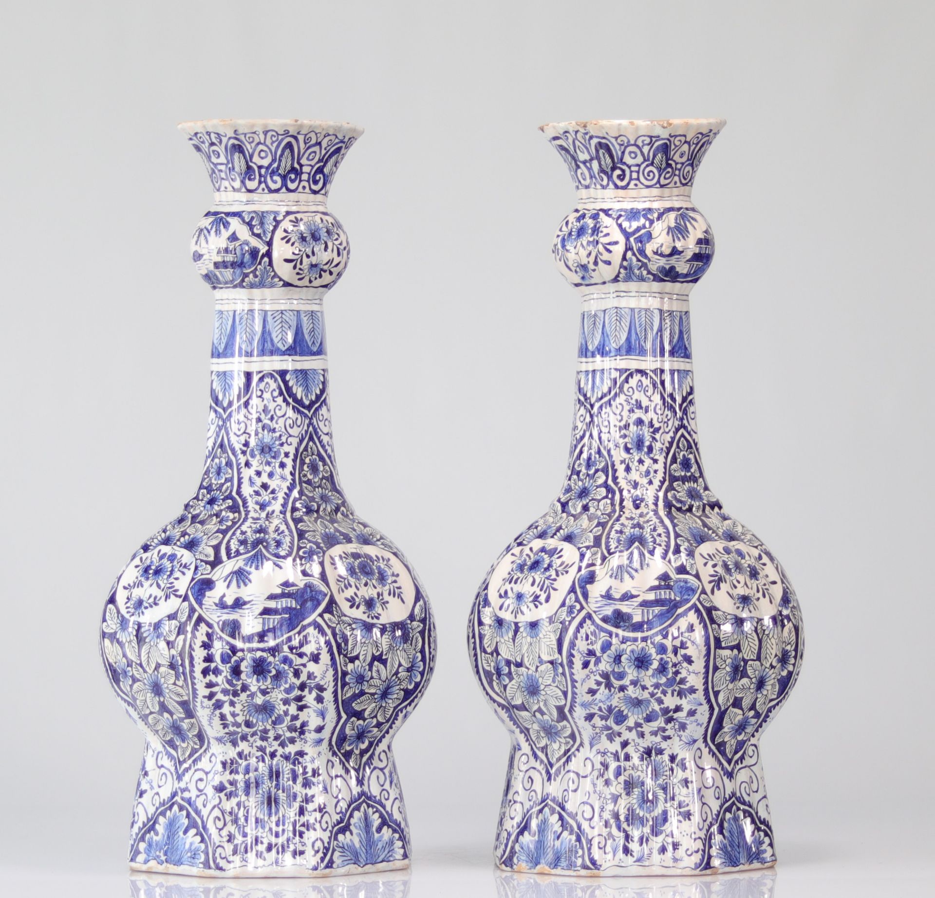 Pair of large monogrammed Delft vases - Bild 2 aus 5