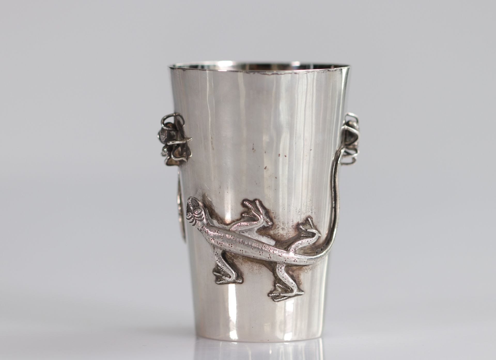 China silver goblet decorated with hallmarked lizards and spiders - Bild 3 aus 6