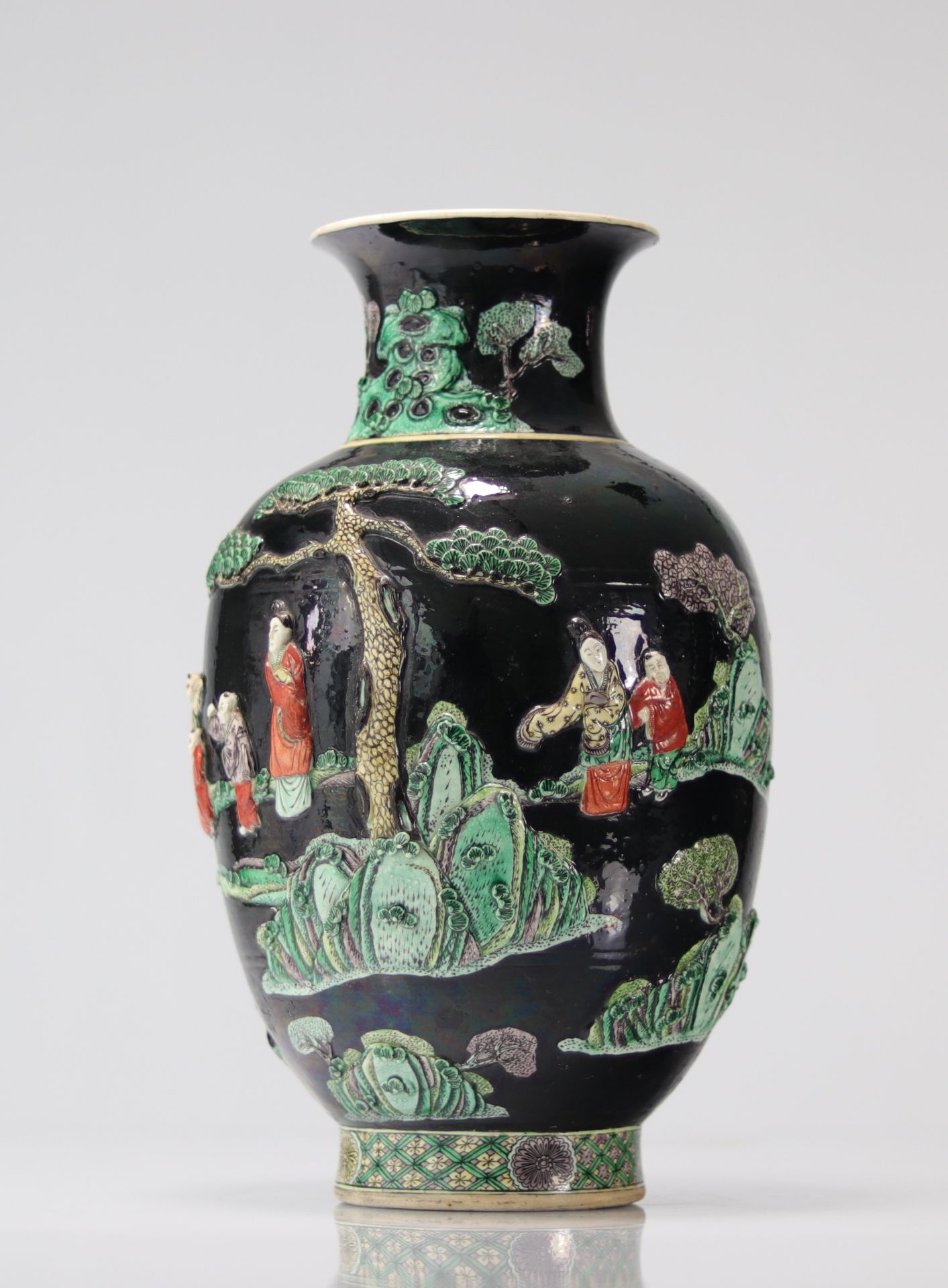 Relief vase decorated with yongzheng brand characters - Image 5 of 8