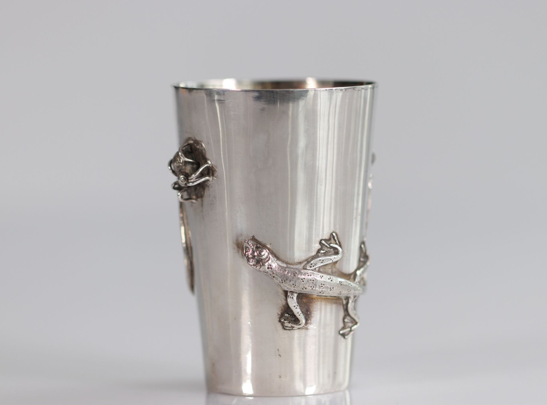 China silver goblet decorated with hallmarked lizards and spiders - Bild 2 aus 6