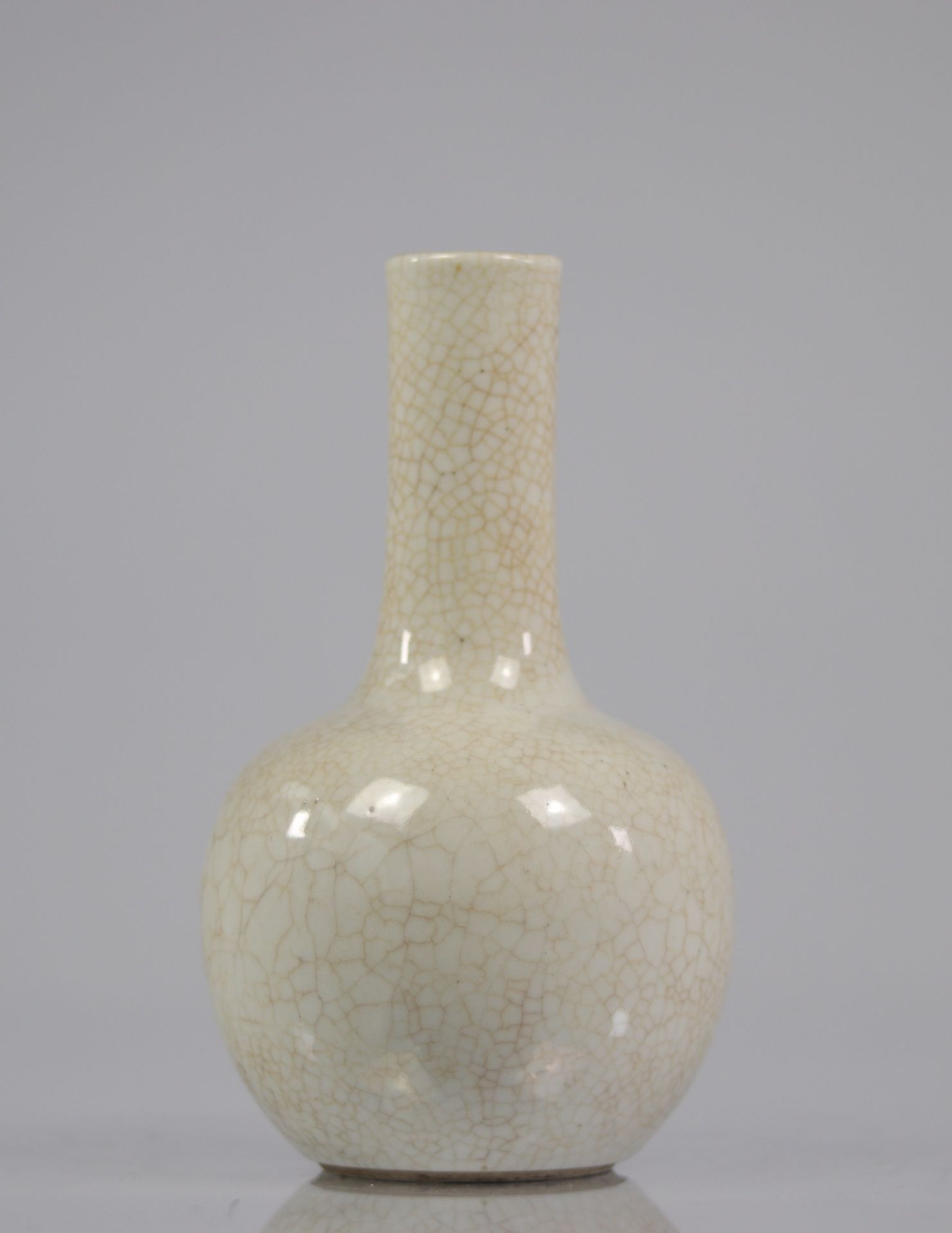 Qing Period Crackle White Monochrome Vase - Bild 2 aus 4