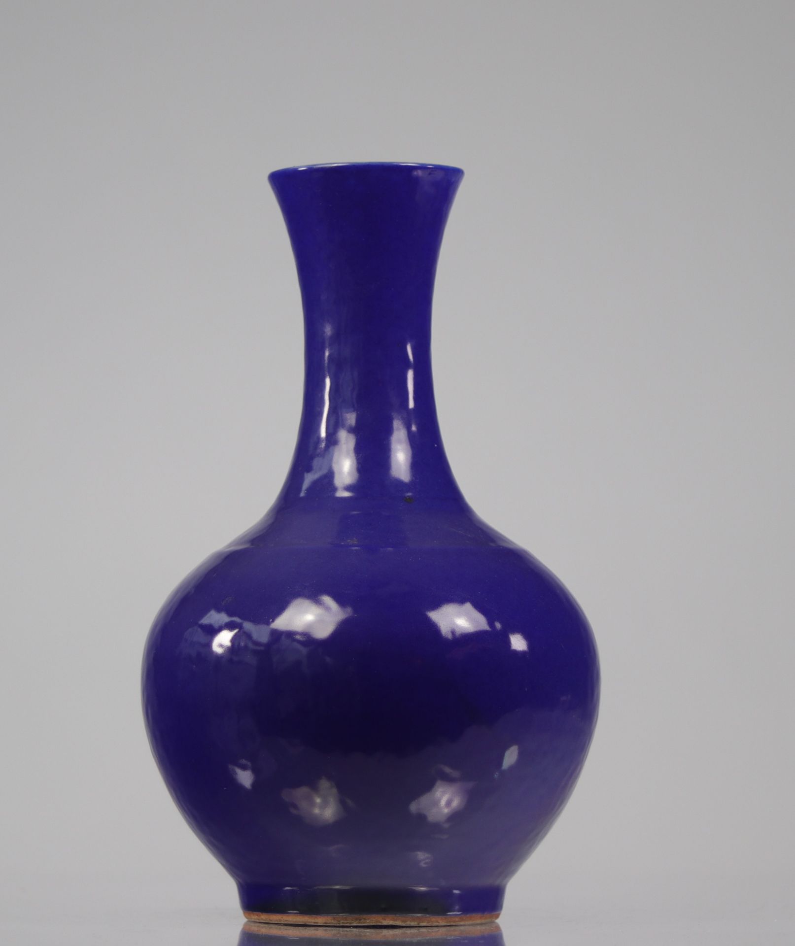 Qing Period Blue Monochrome Vase - Bild 2 aus 3