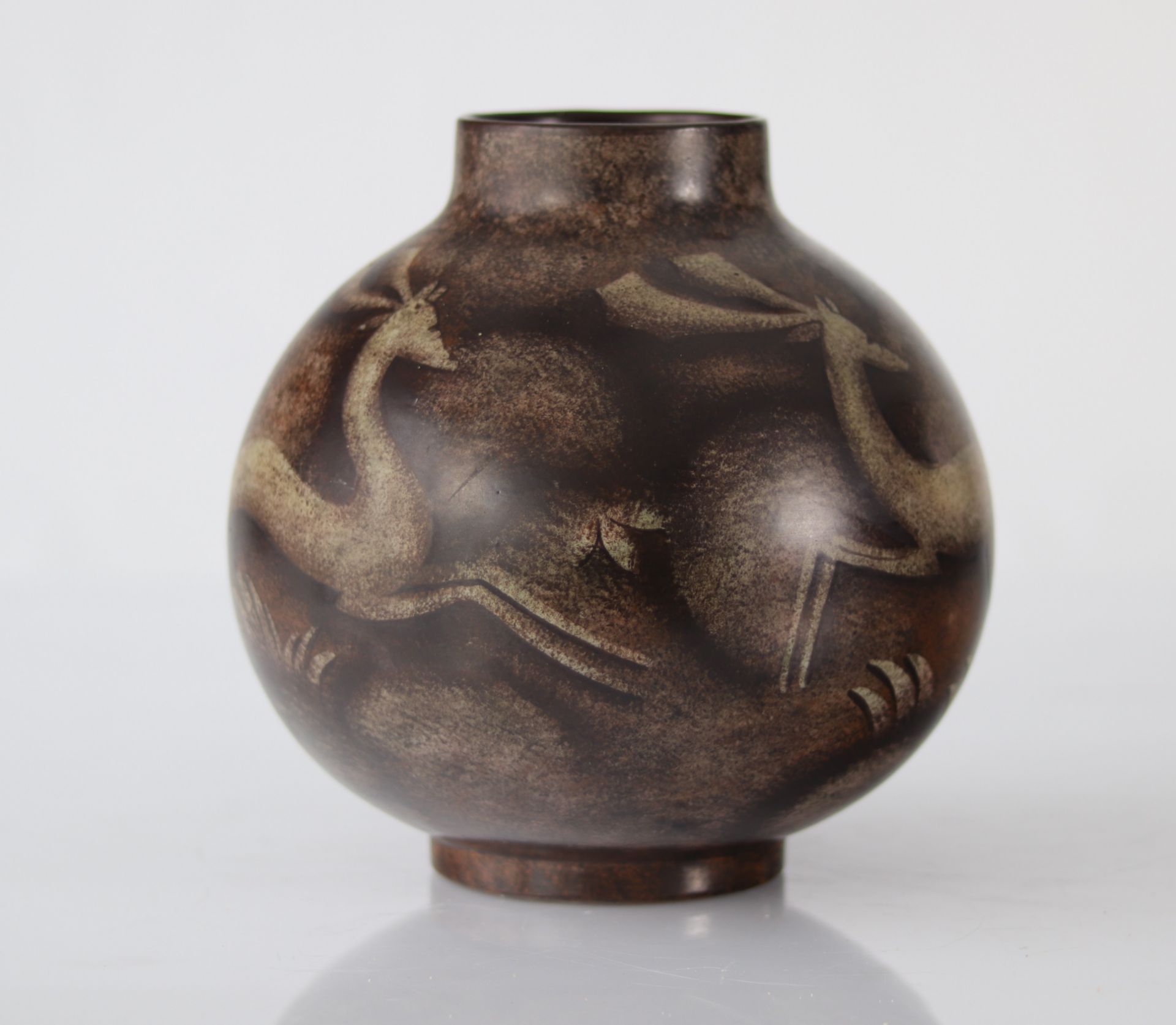 Charles Catteau Keramis rare vase with two-tone decoration of stylized moose - Bild 2 aus 6