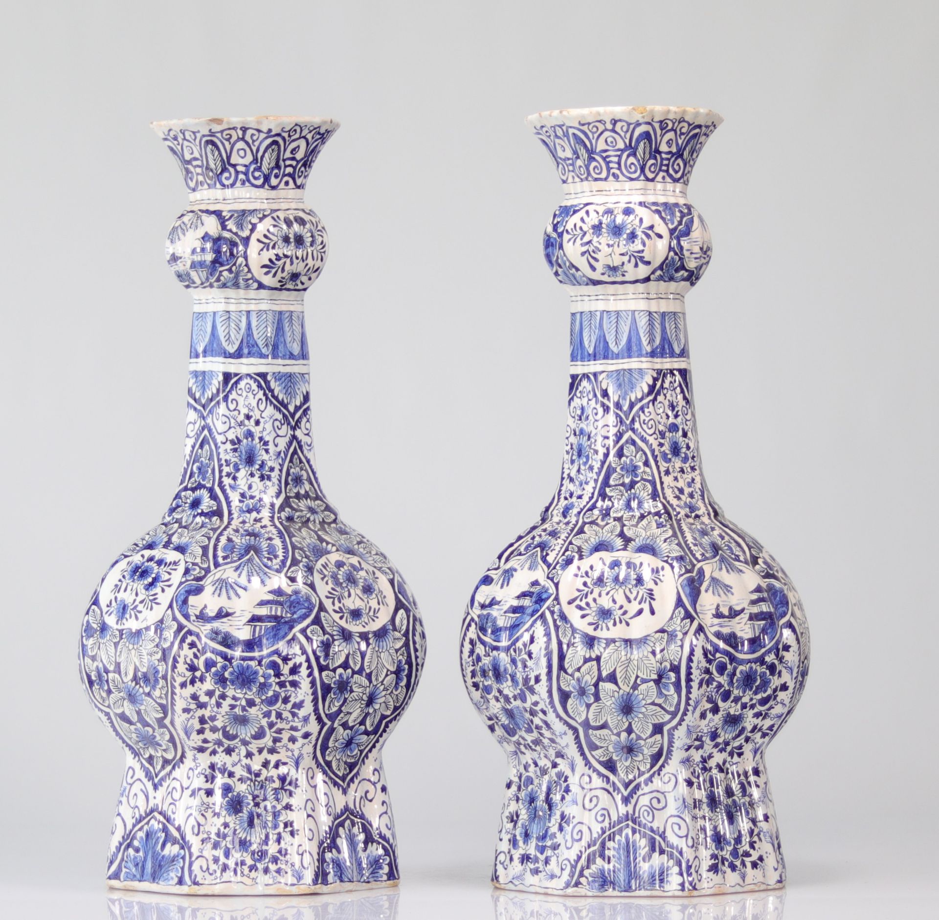 Pair of large monogrammed Delft vases - Bild 3 aus 5