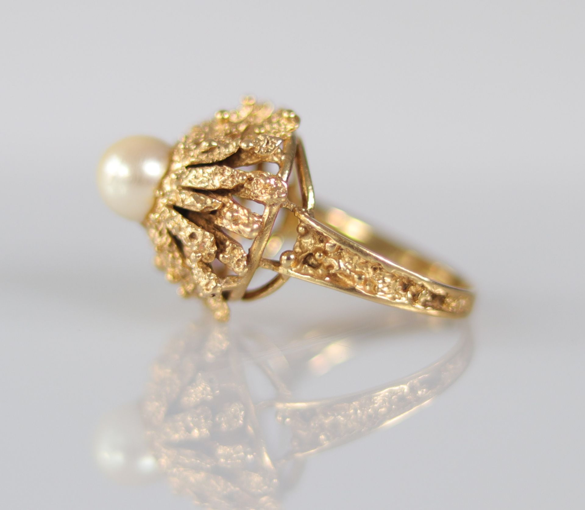 Yellow gold ring (18k) surmounted by a pearl (12.5gr) - Bild 2 aus 3