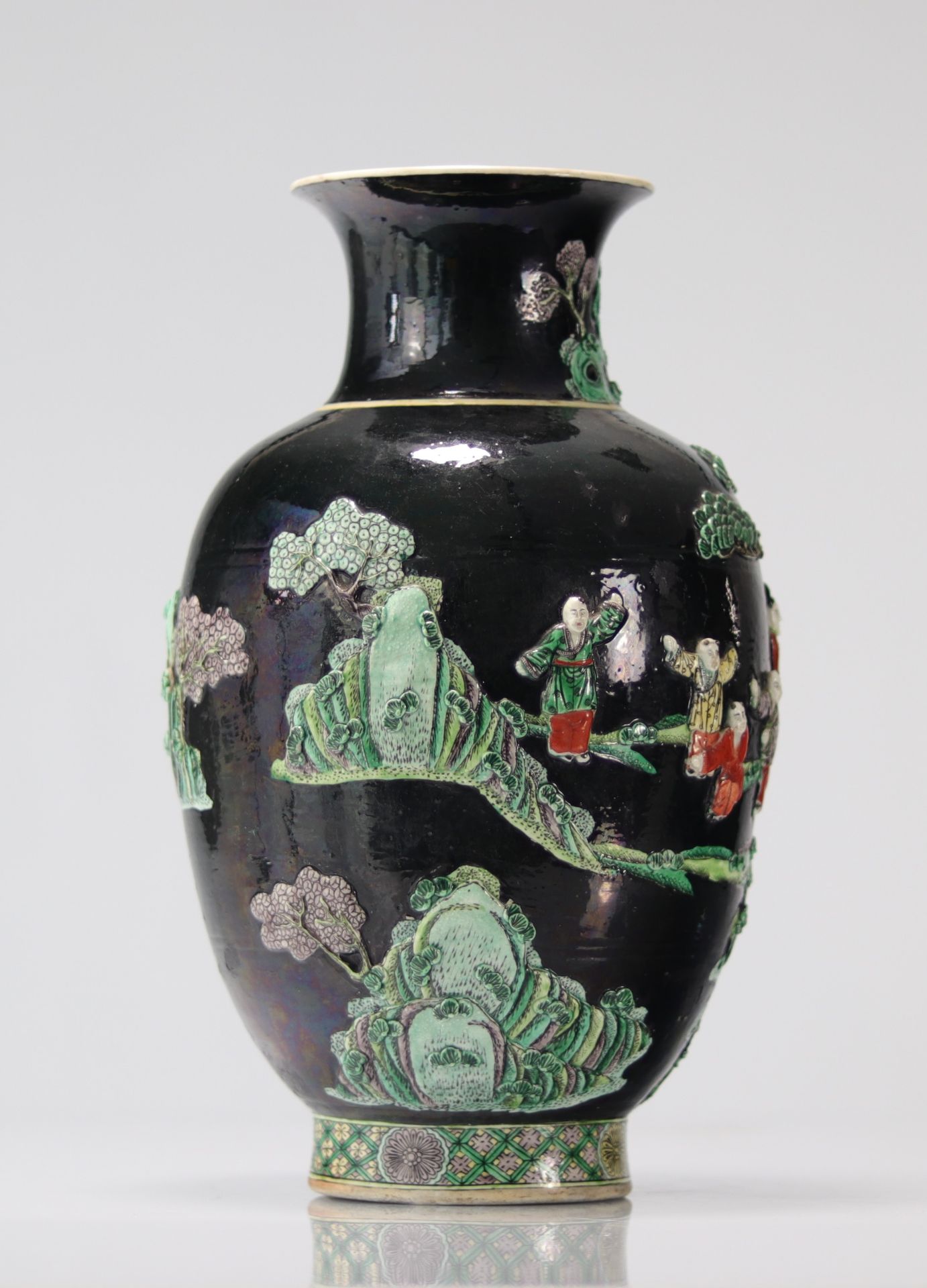 Relief vase decorated with yongzheng brand characters - Image 4 of 8
