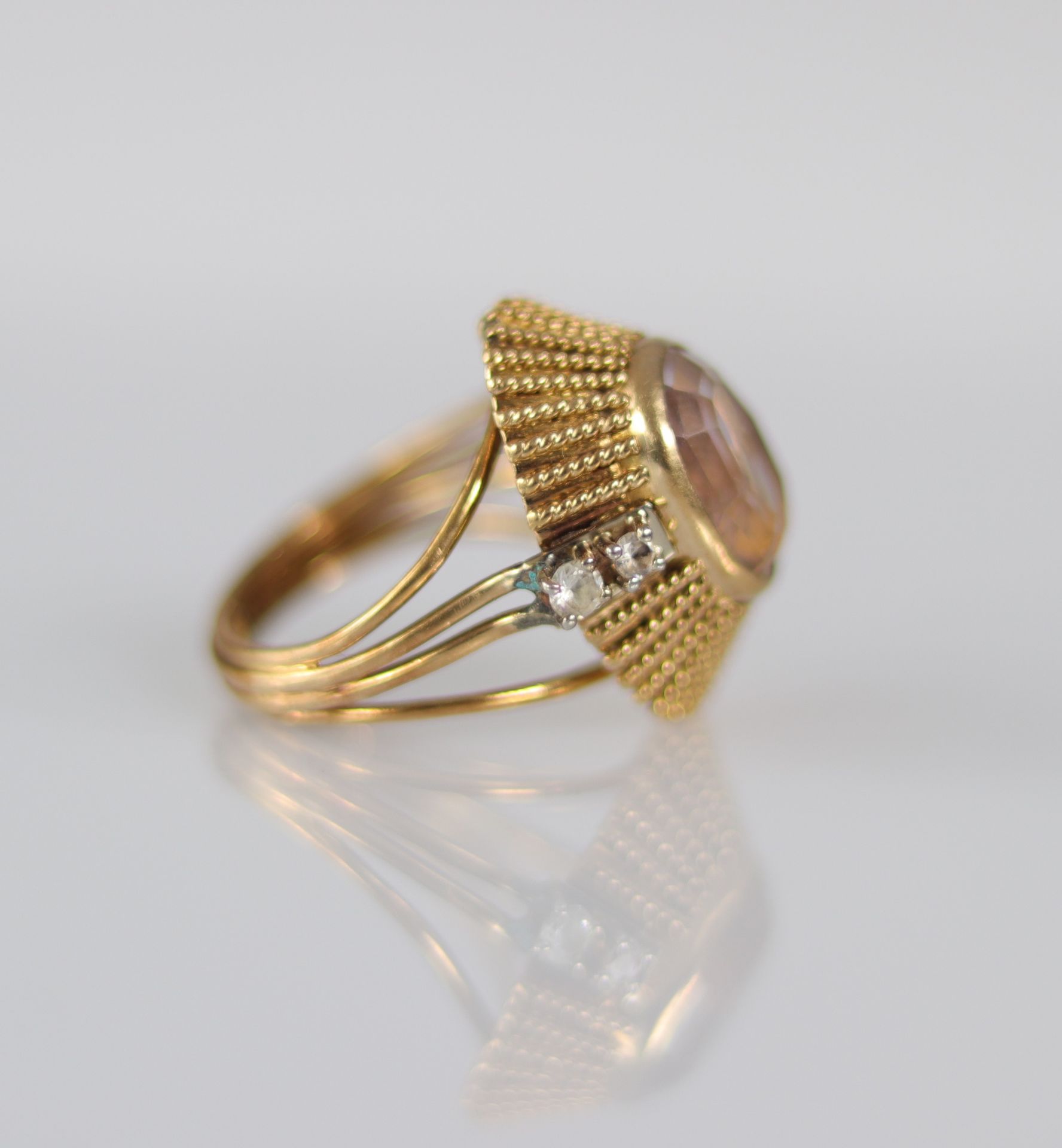 Yellow gold ring (18k) adorned with a synthetic stone (10gr) - Bild 3 aus 4