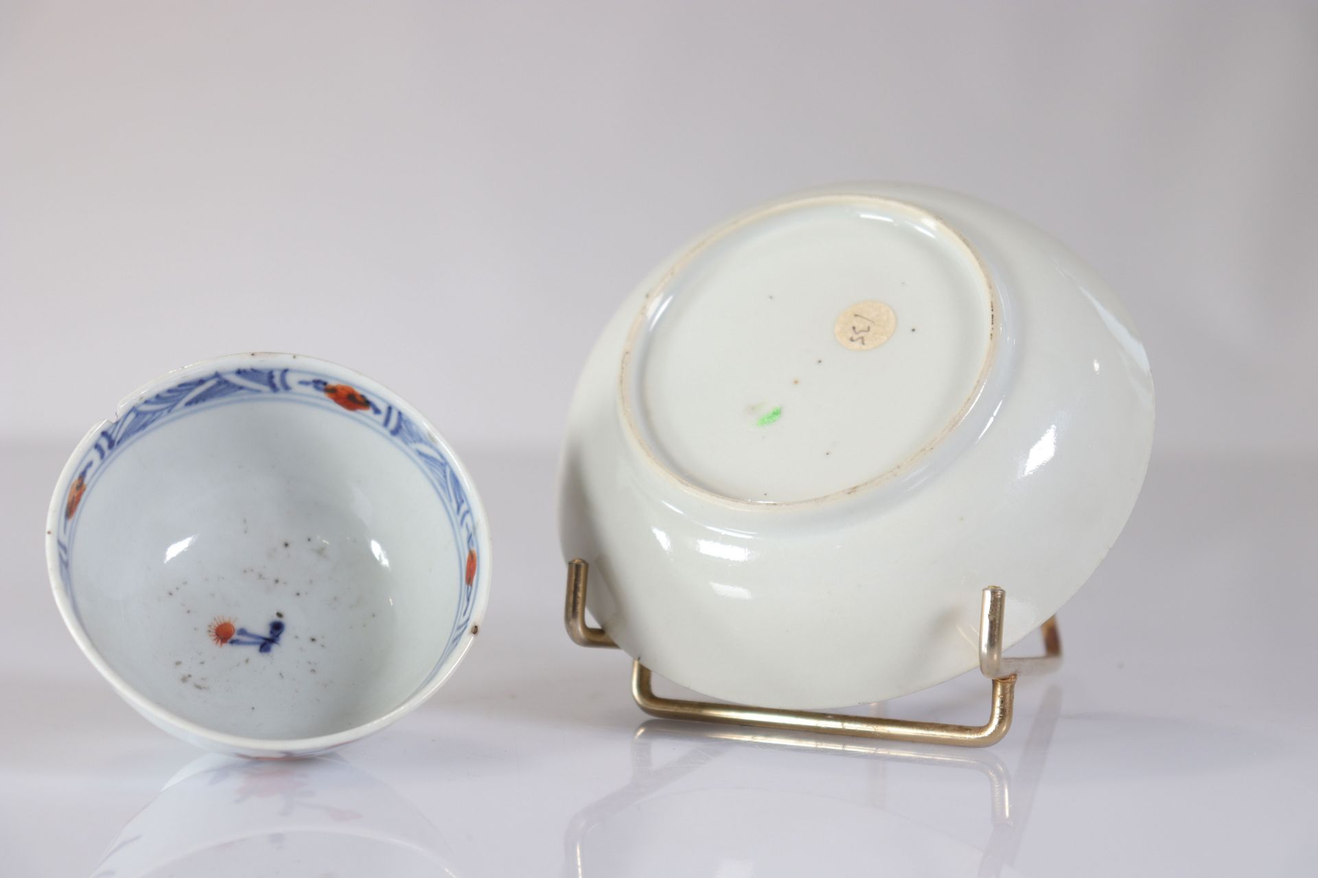 Chinese porcelain bowl and under bowl 18th Imari decor - Image 3 of 3