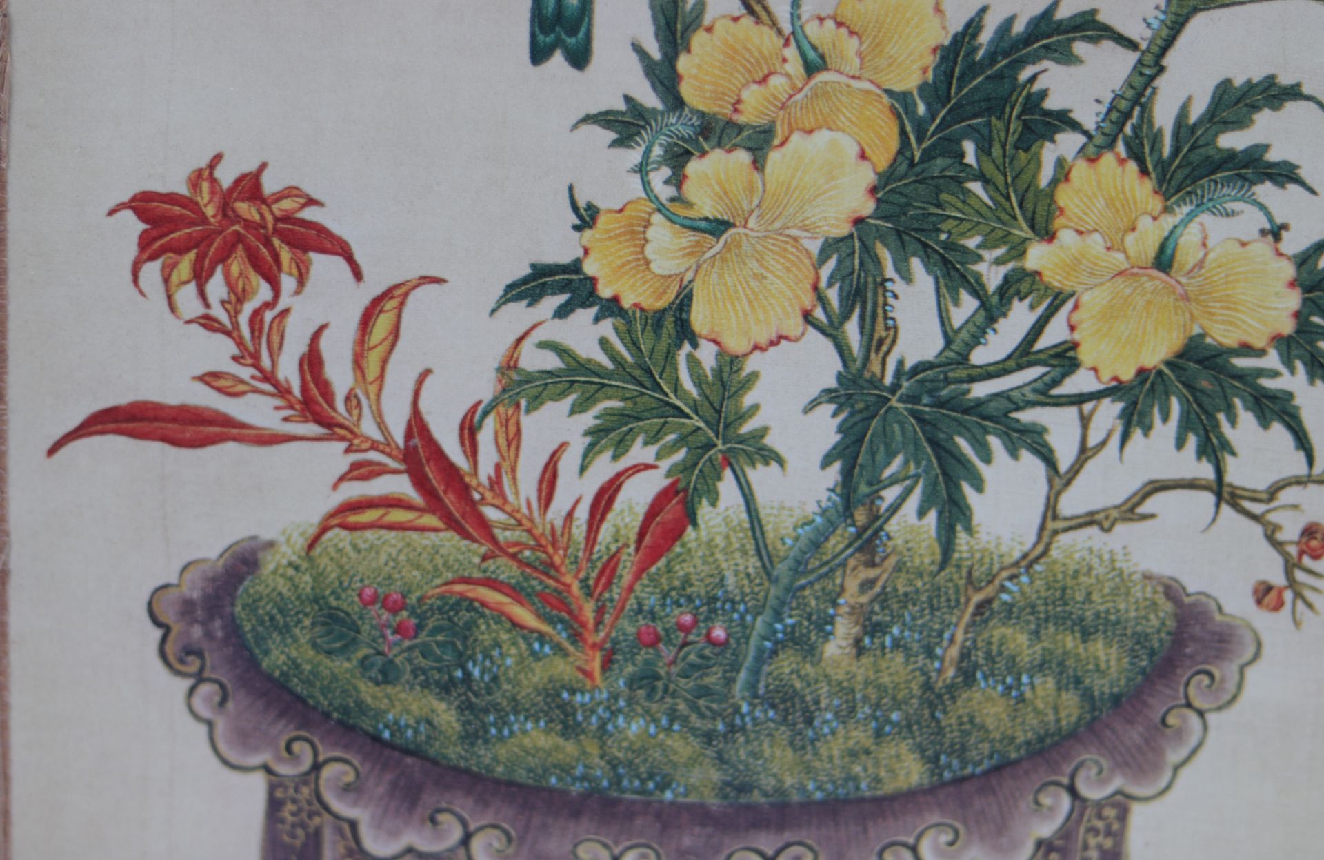 Chinese painting on silk flowers and birds -18th - Image 4 of 4