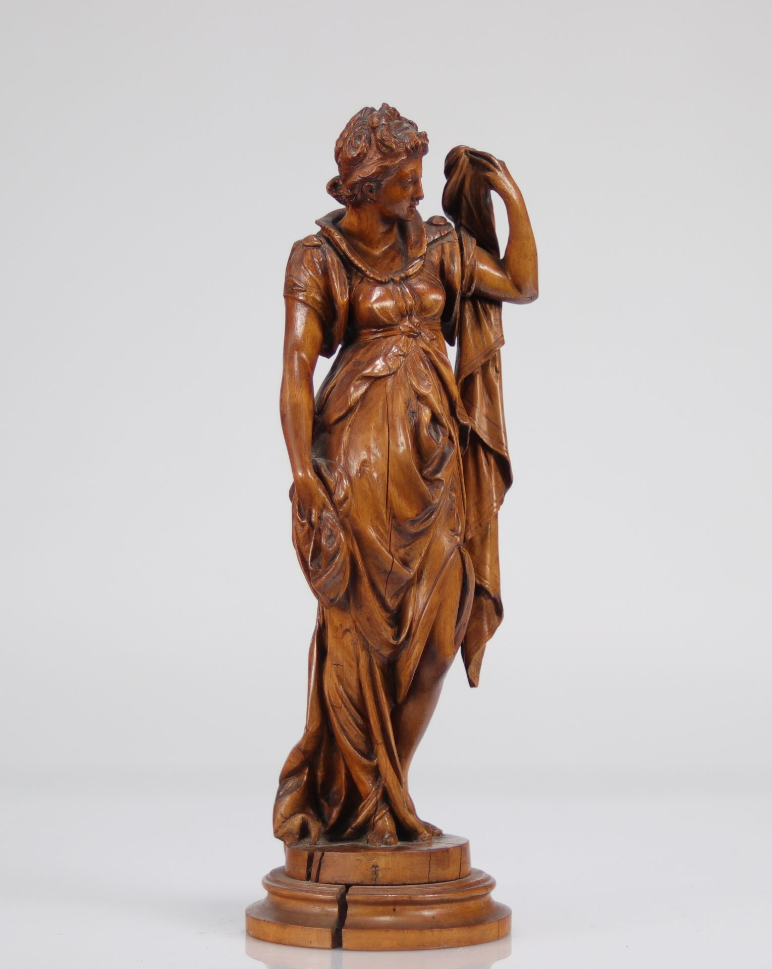 Beautiful boxwood sculpture "young woman"