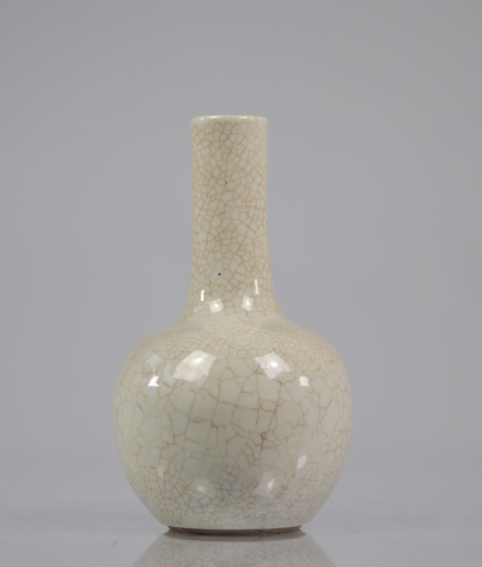 Qing Period Crackle White Monochrome Vase - Bild 3 aus 4