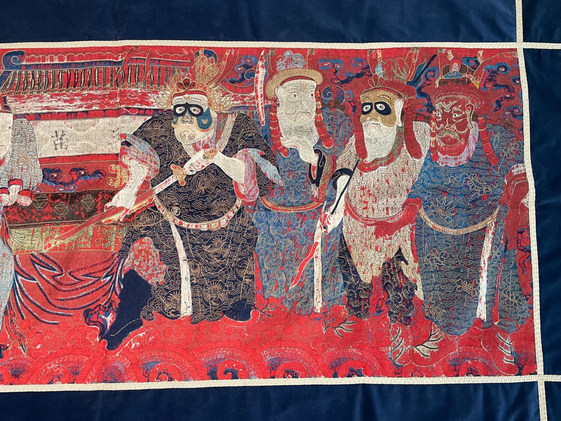 Chinese tapestry decorated with "the eight immortals" Qing period - Bild 2 aus 3