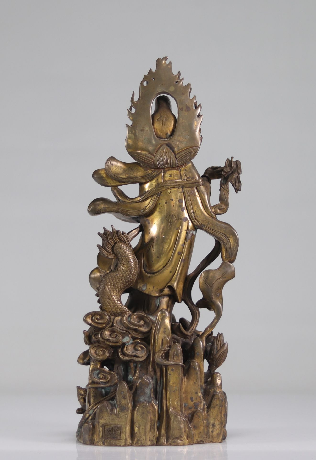 Imposing China Guanyin - Image 2 of 3