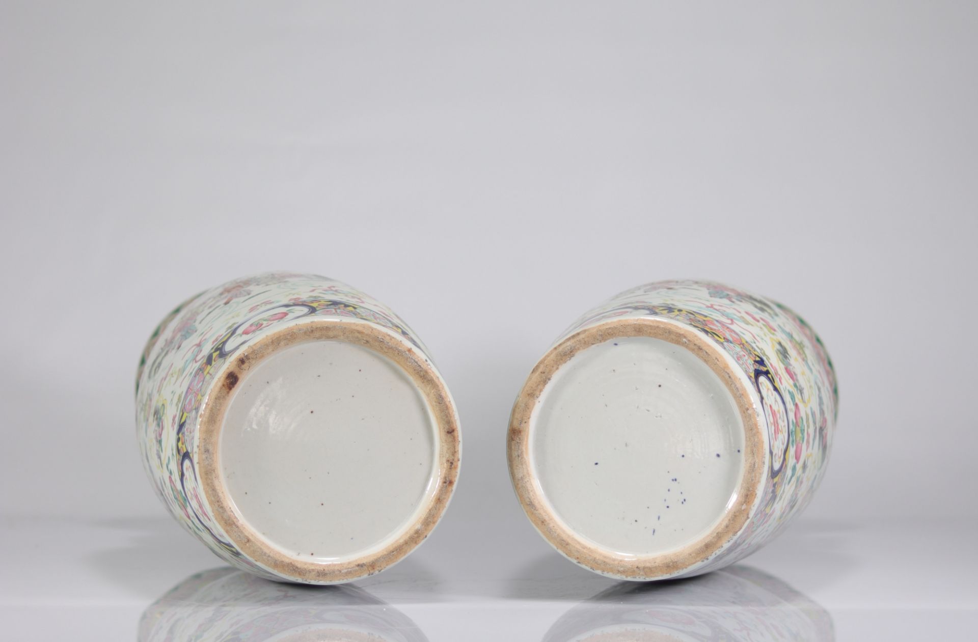 Pair of 19th century Rose family vases - Image 6 of 6