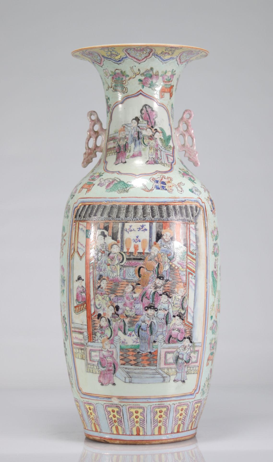 Vase of the Rose family decorated with warriors