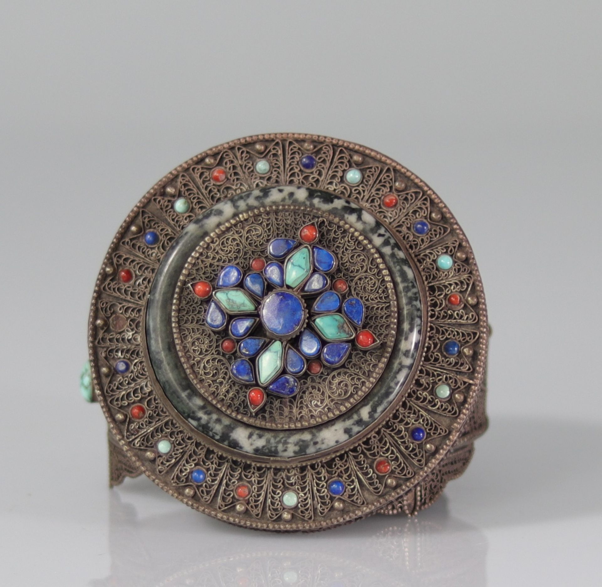 Sino-Tibetan silver box decorated with turquoise stones 19th century