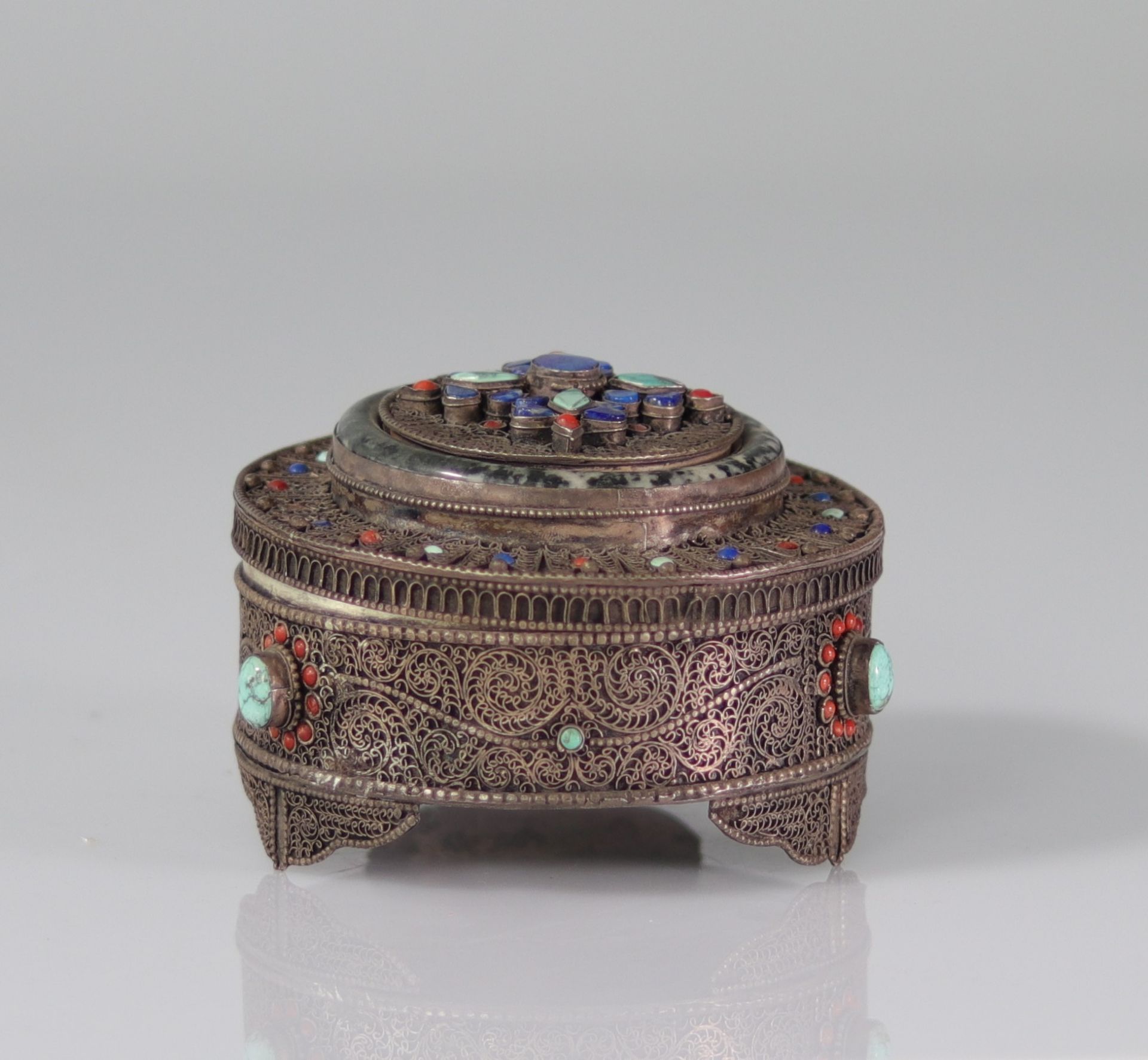 Sino-Tibetan silver box decorated with turquoise stones 19th century - Image 3 of 3