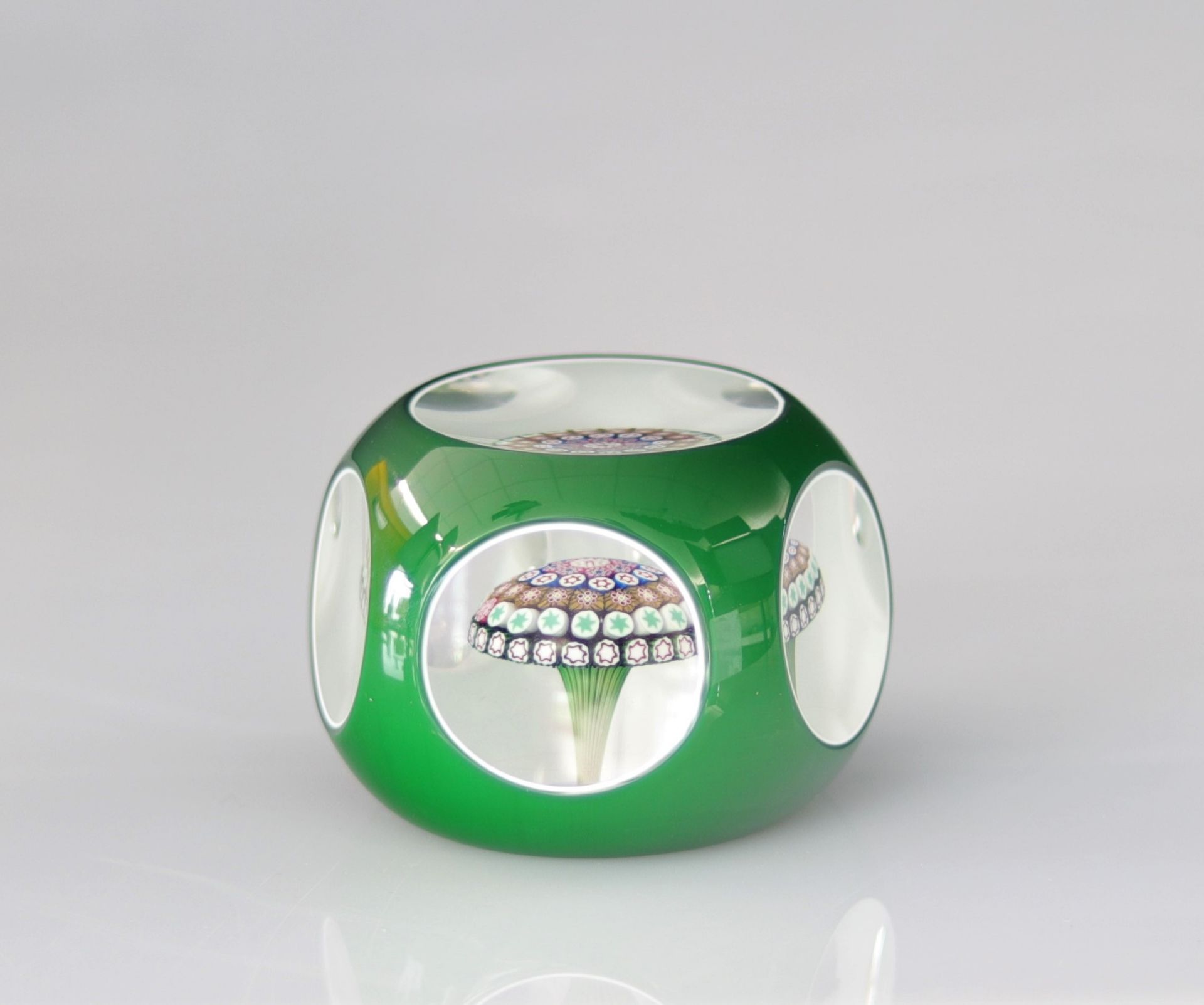 Saint-Louis paperweight, 73/250 double white and green overlay, central mushroom - Image 2 of 2