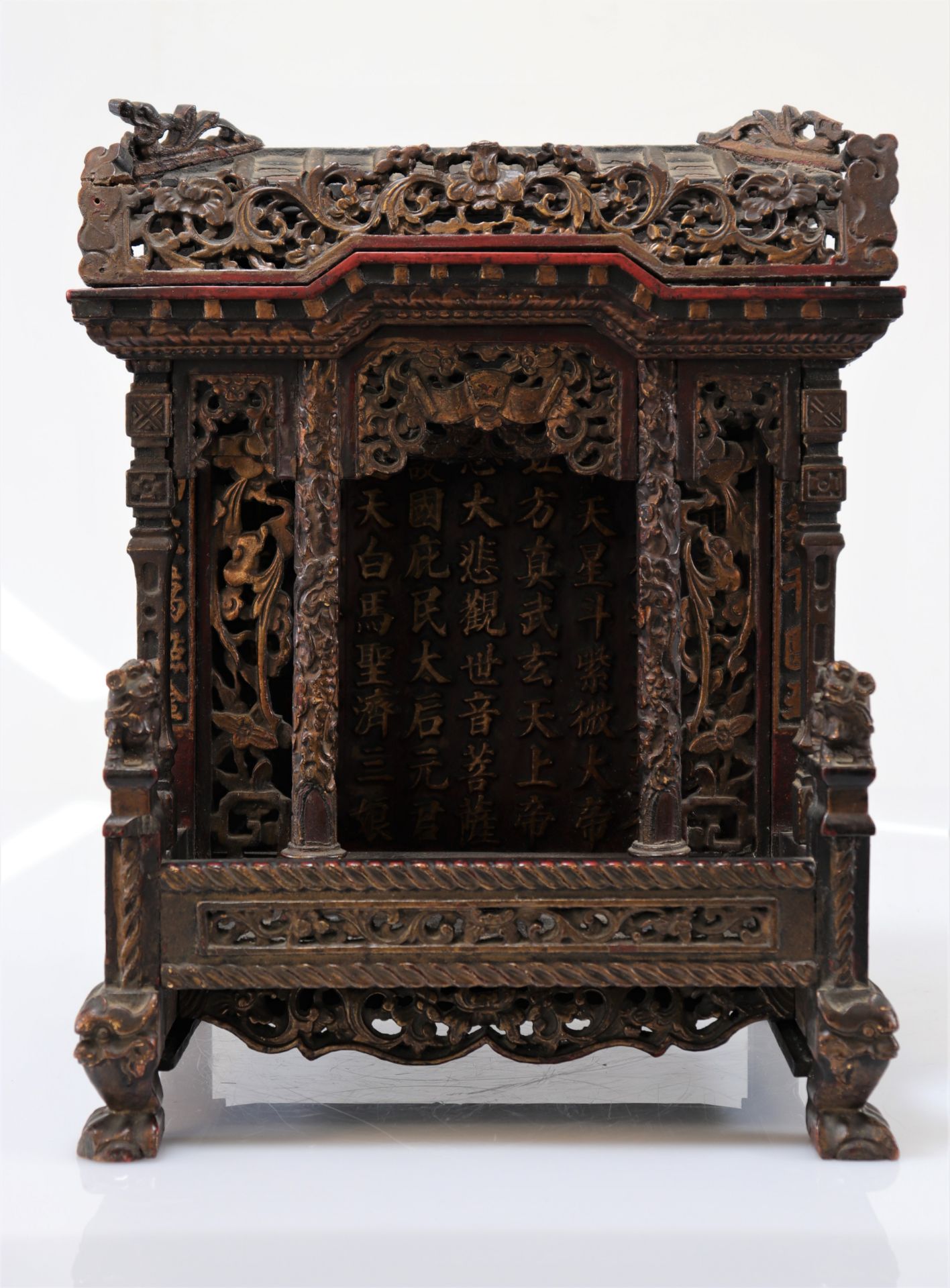 Carved wooden hotel china with various calligraphy