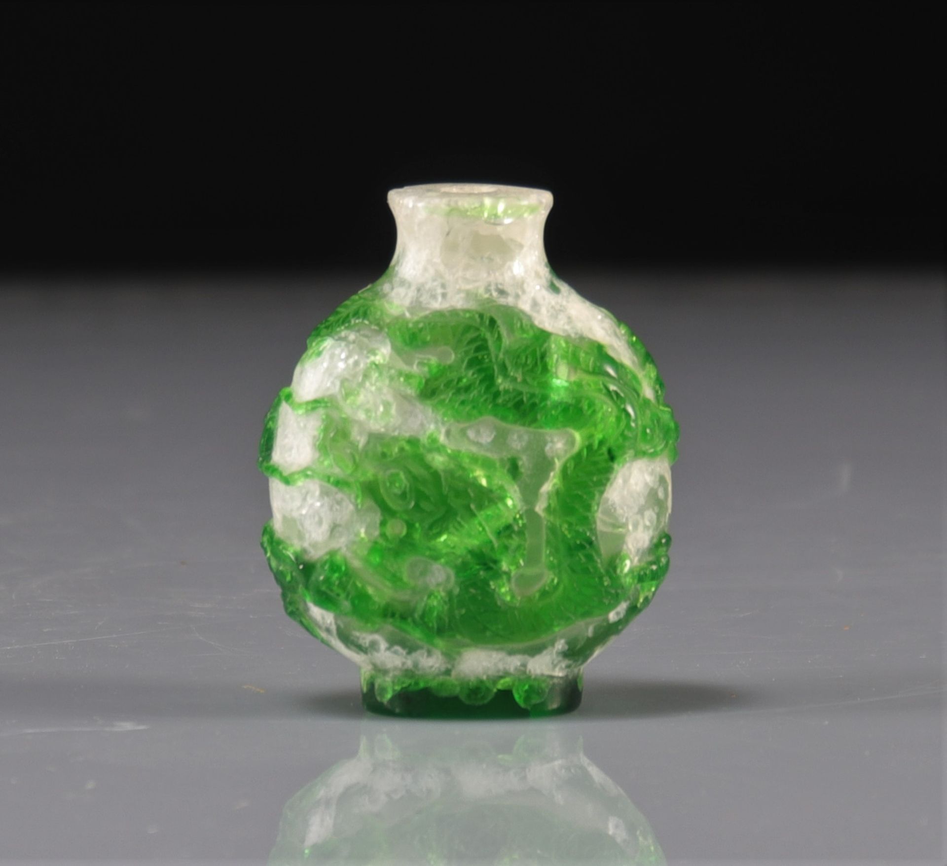 Chinese glass snuffbox