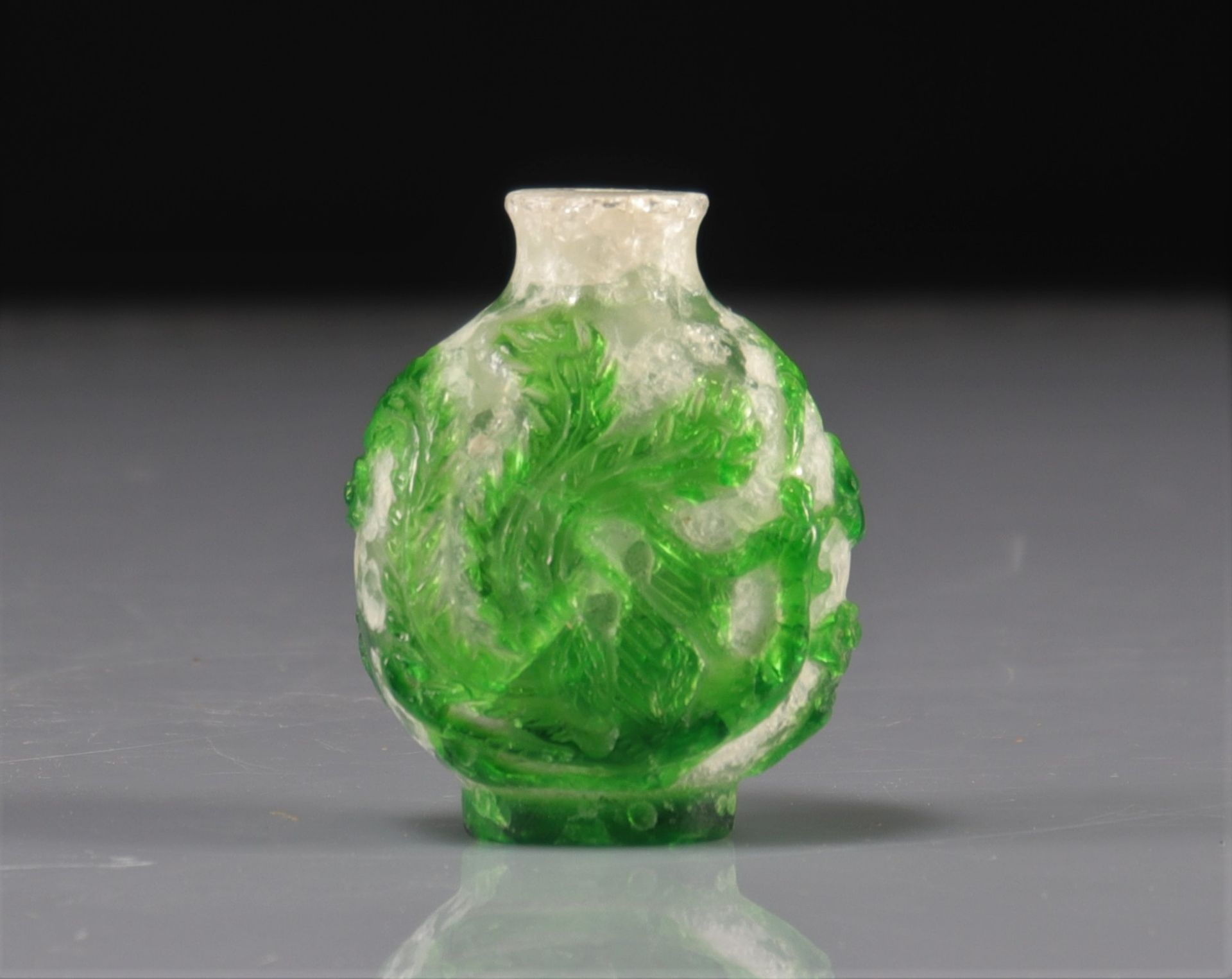 Chinese glass snuffbox - Image 2 of 2