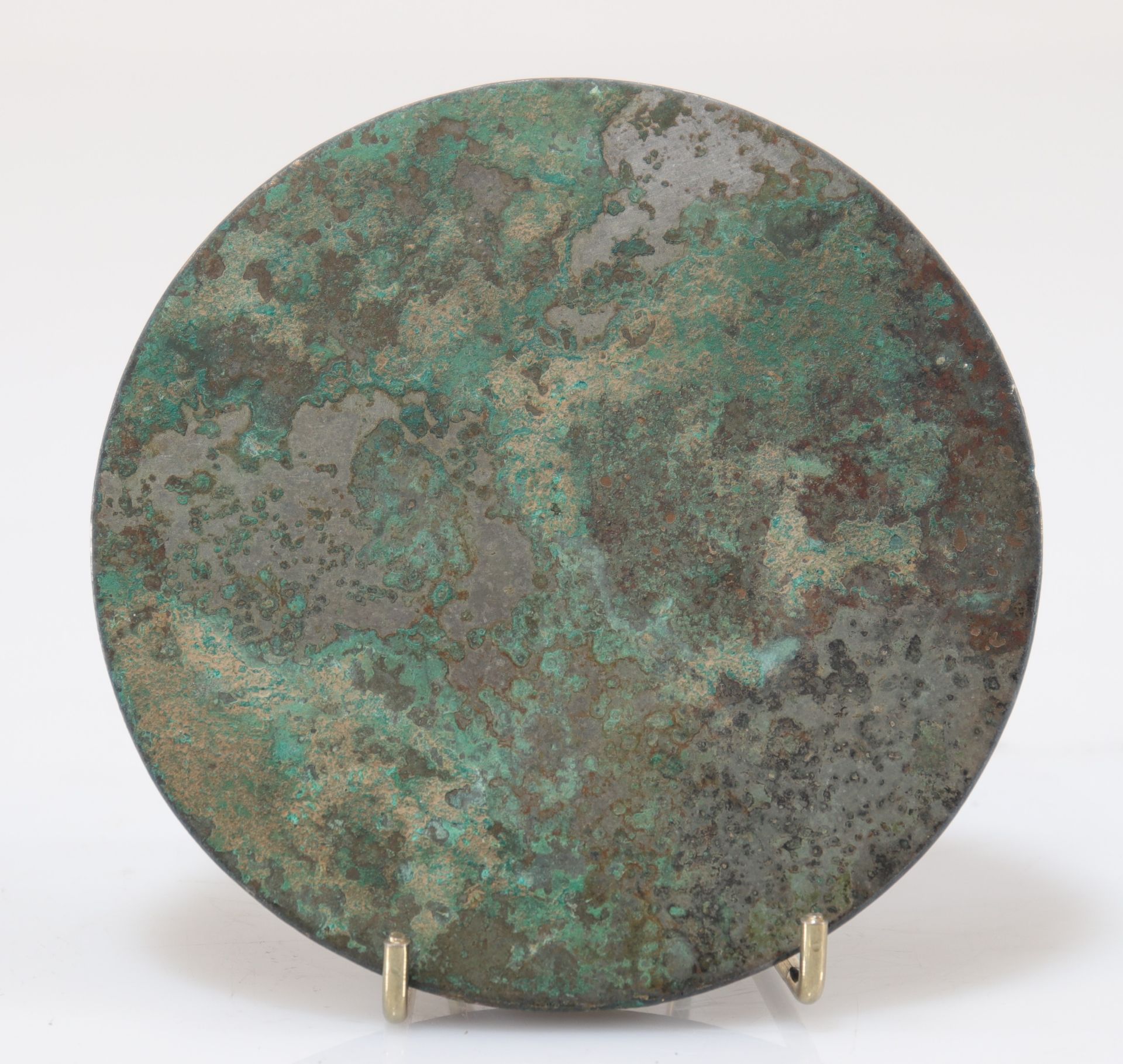 Chinese bronze mirror probably Ming or earlier - Image 2 of 2